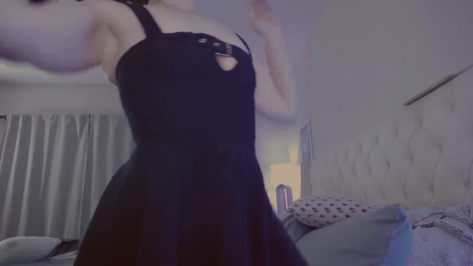 Gallery image thumbnail from Isabelle's myfreecams stream on, 05/24/2024, 07:56 image 5 of 20