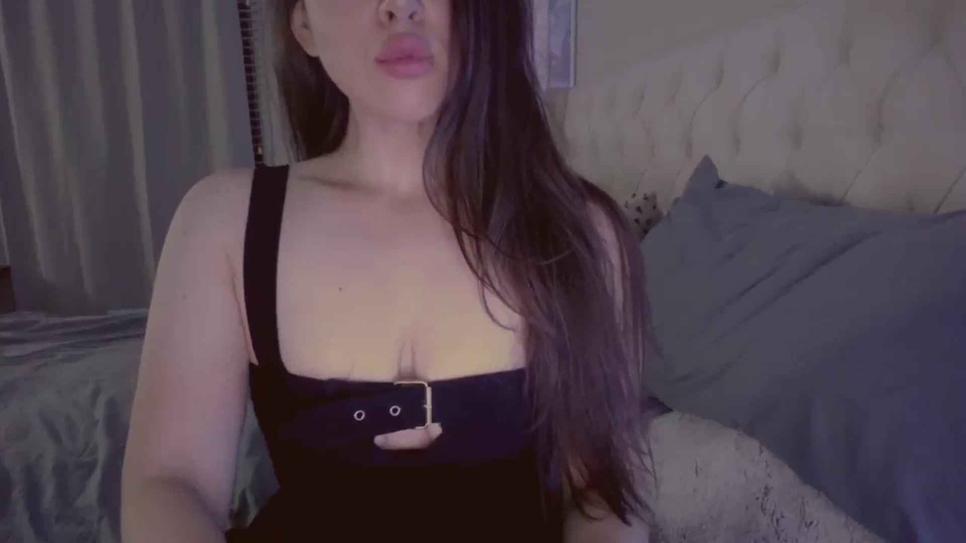 Gallery image thumbnail from Isabelle's myfreecams stream on, 05/24/2024, 08:12 image 13 of 20