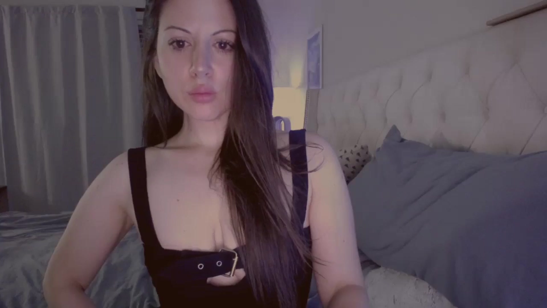 Gallery image thumbnail from Isabelle's myfreecams stream on, 05/24/2024, 08:12 image 8 of 20