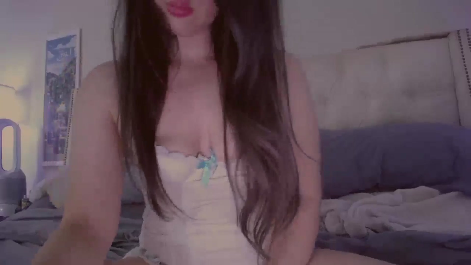 Gallery image thumbnail from Isabelle's myfreecams stream on, 05/25/2024, 21:33 image 13 of 20