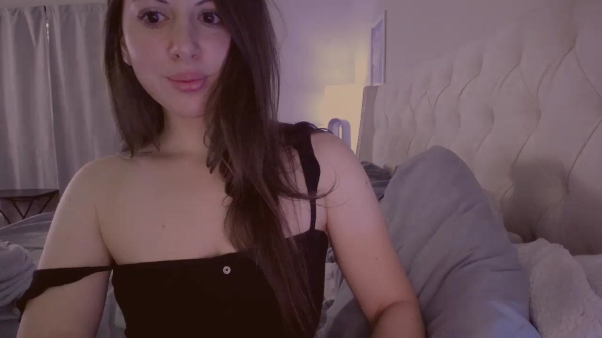 Gallery image thumbnail from Isabelle's myfreecams stream on, 06/02/2024, 02:51 image 10 of 20