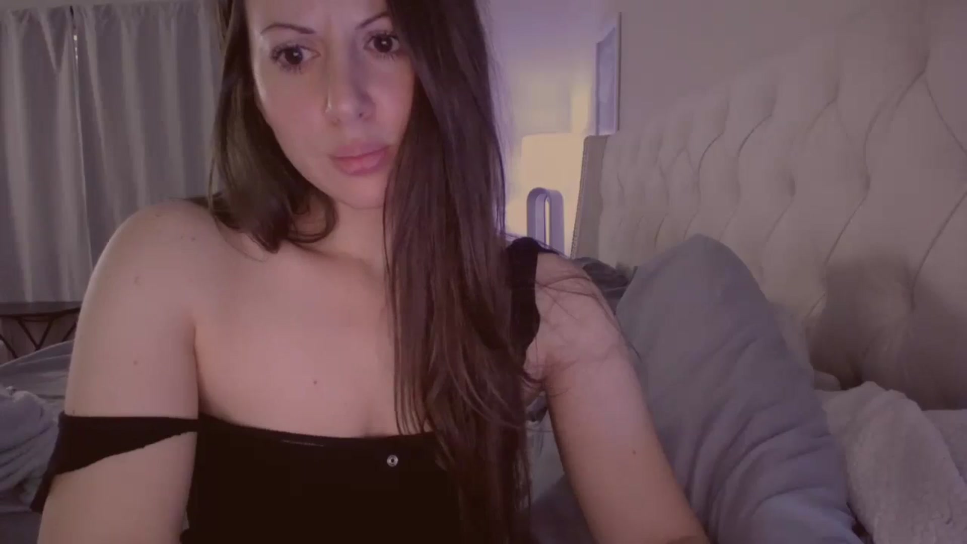 Gallery image thumbnail from Isabelle's myfreecams stream on, 06/02/2024, 02:51 image 16 of 20