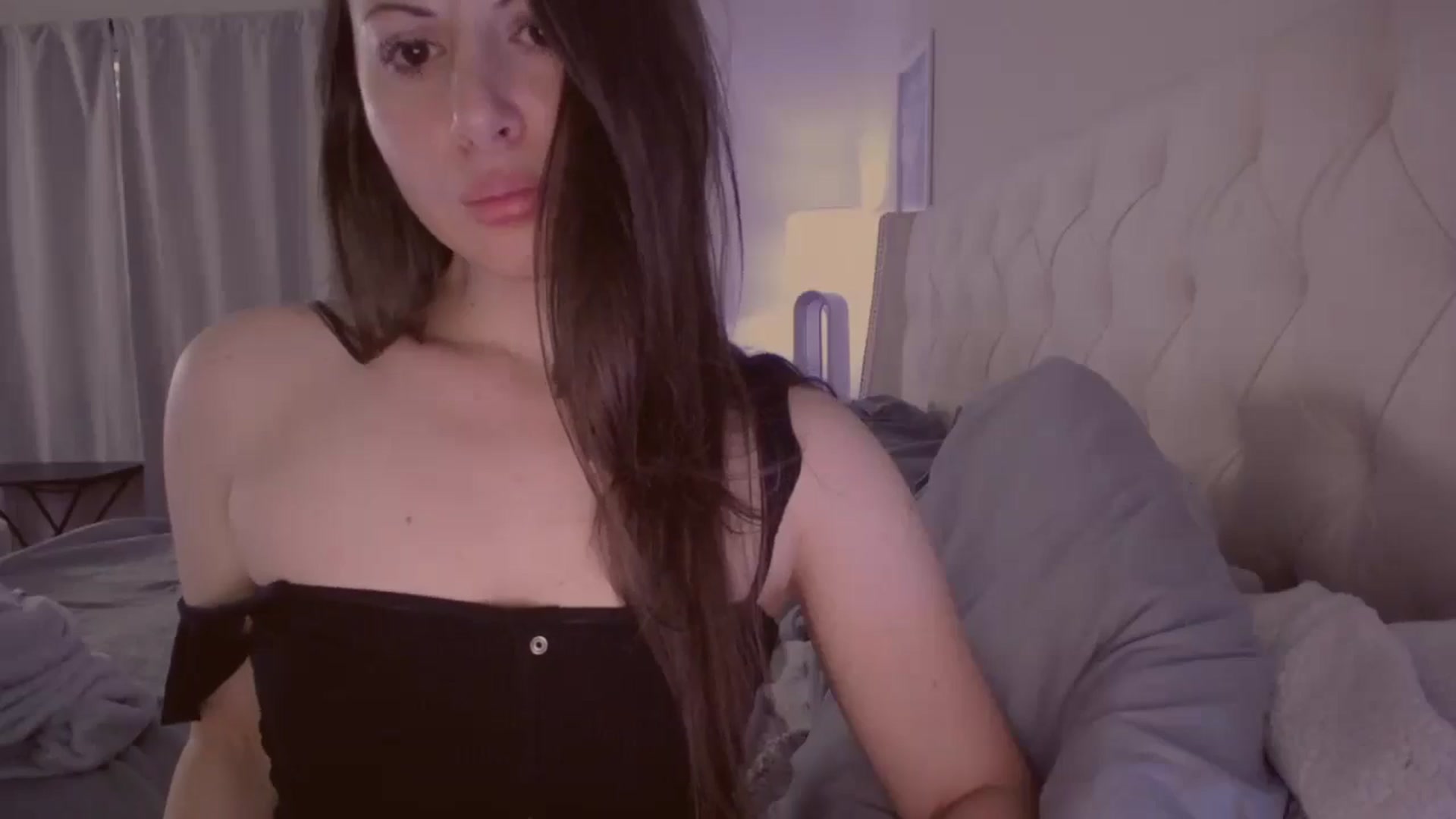 Gallery image thumbnail from Isabelle's myfreecams stream on, 06/02/2024, 02:51 image 9 of 20