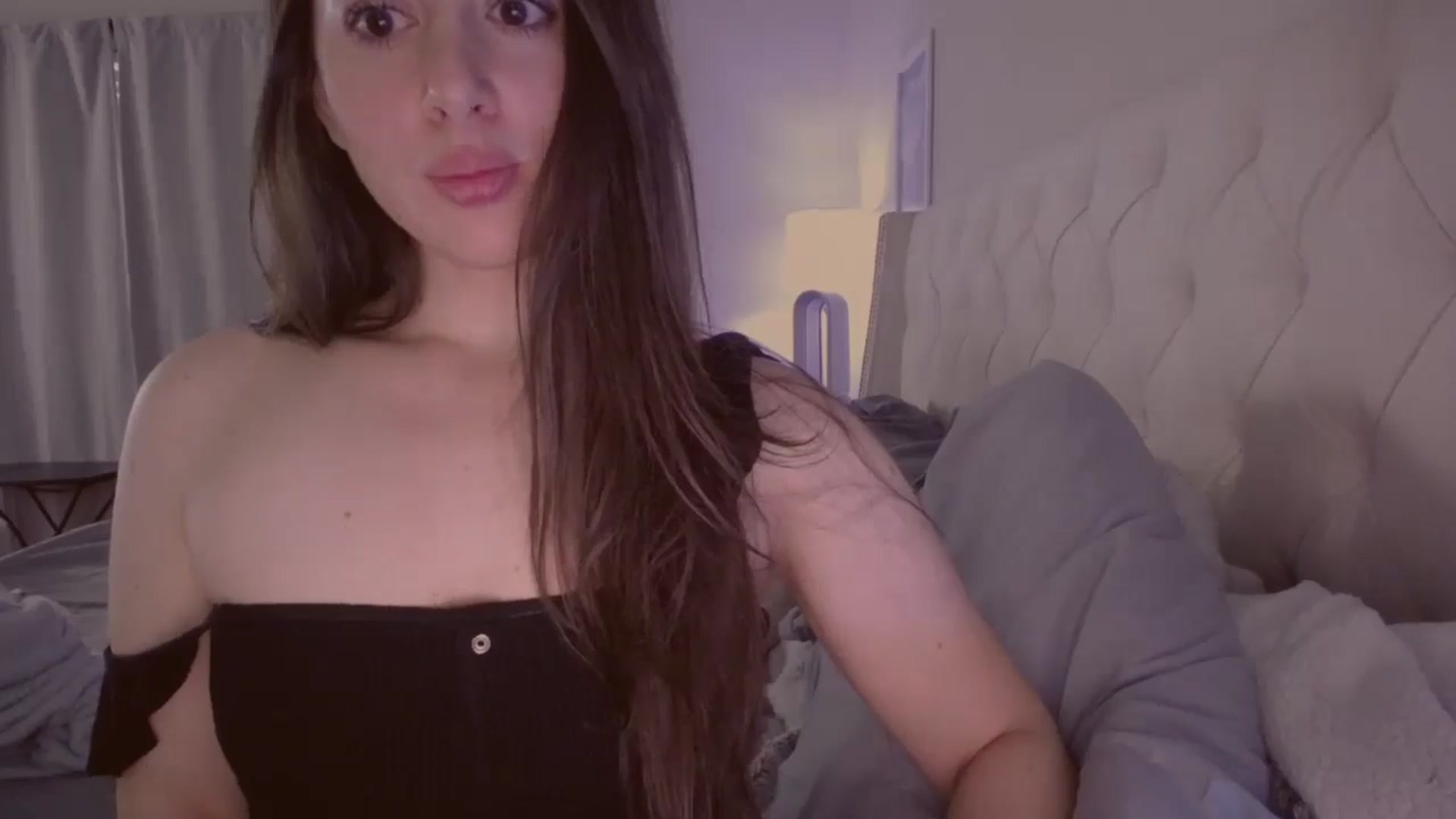 Gallery image thumbnail from Isabelle's myfreecams stream on, 06/02/2024, 02:51 image 15 of 20