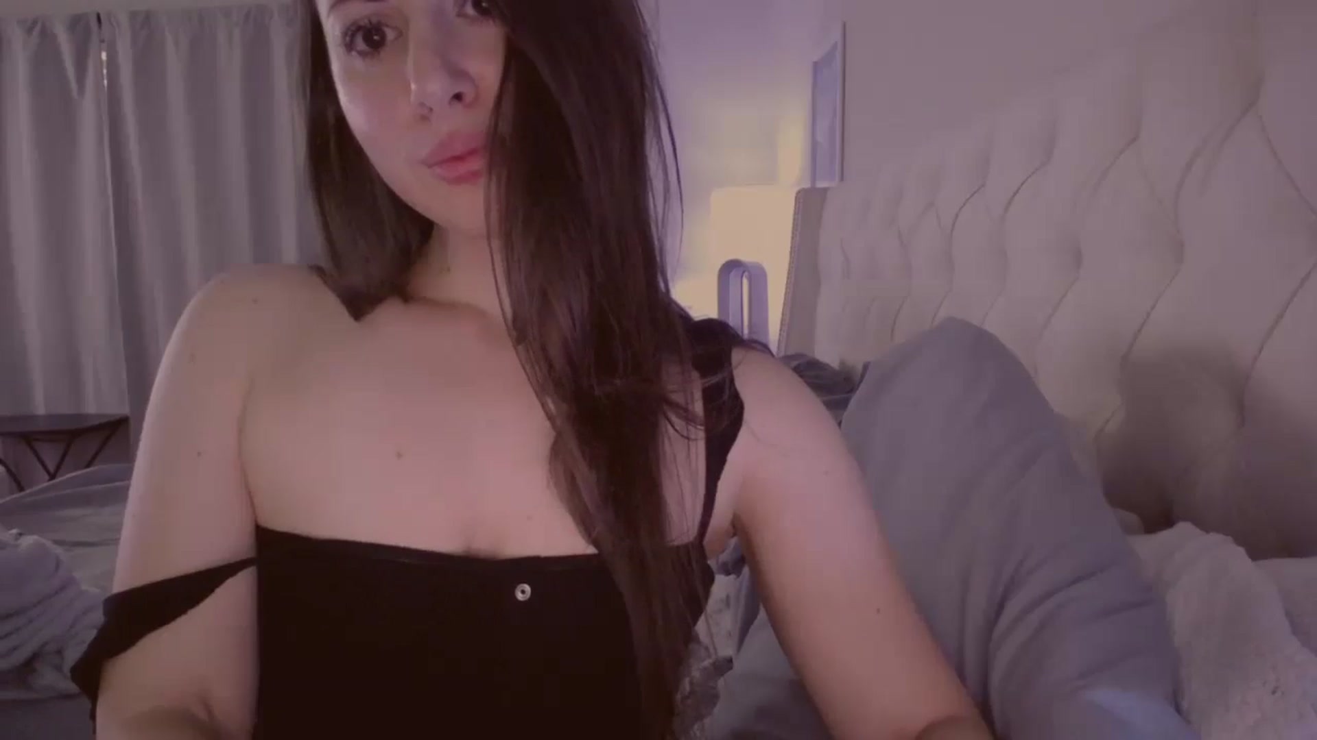 Gallery image thumbnail from Isabelle's myfreecams stream on, 06/02/2024, 02:51 image 8 of 20