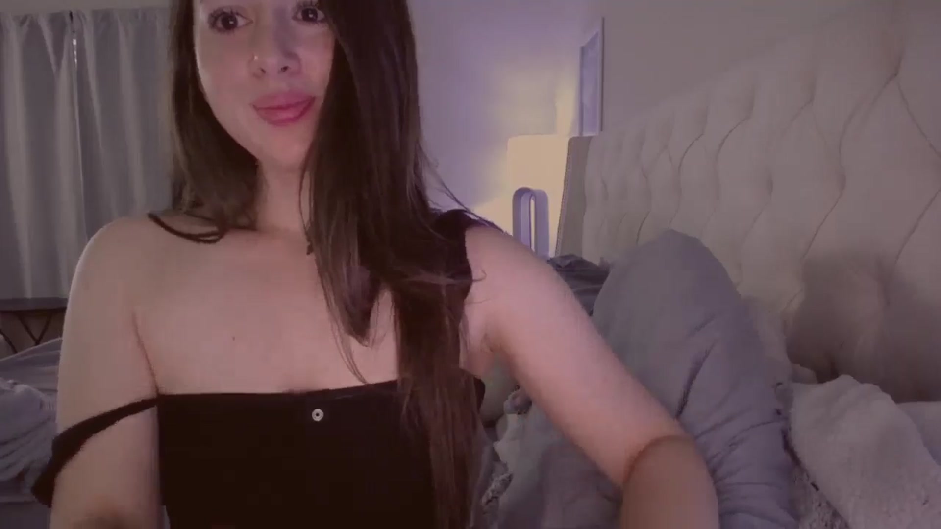 Gallery image thumbnail from Isabelle's myfreecams stream on, 06/02/2024, 02:51 image 12 of 20
