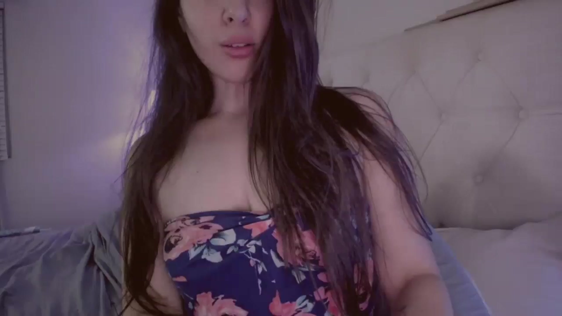 Gallery image thumbnail from Isabelle's myfreecams stream on, 06/05/2024, 05:30 image 1 of 20