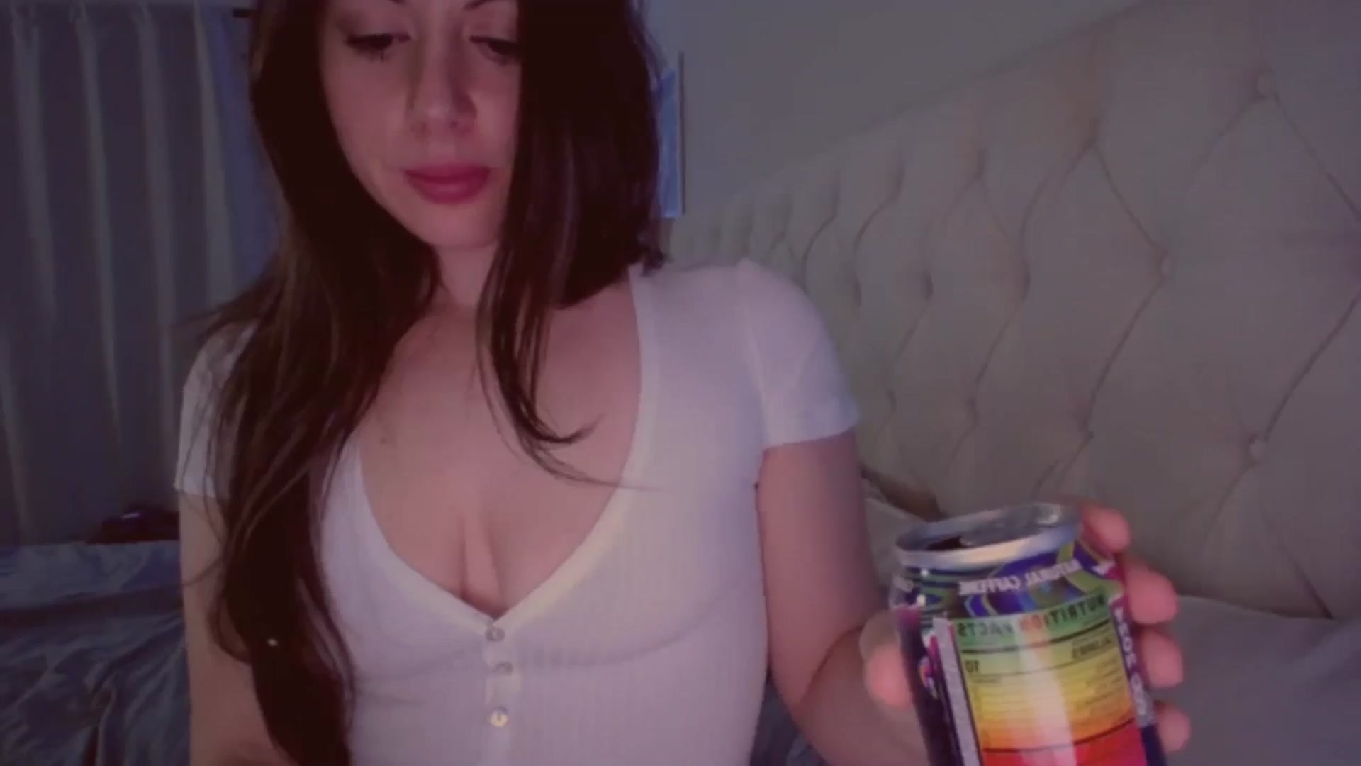 Gallery image thumbnail from Isabelle's myfreecams stream on, 06/07/2024, 08:51 image 9 of 20