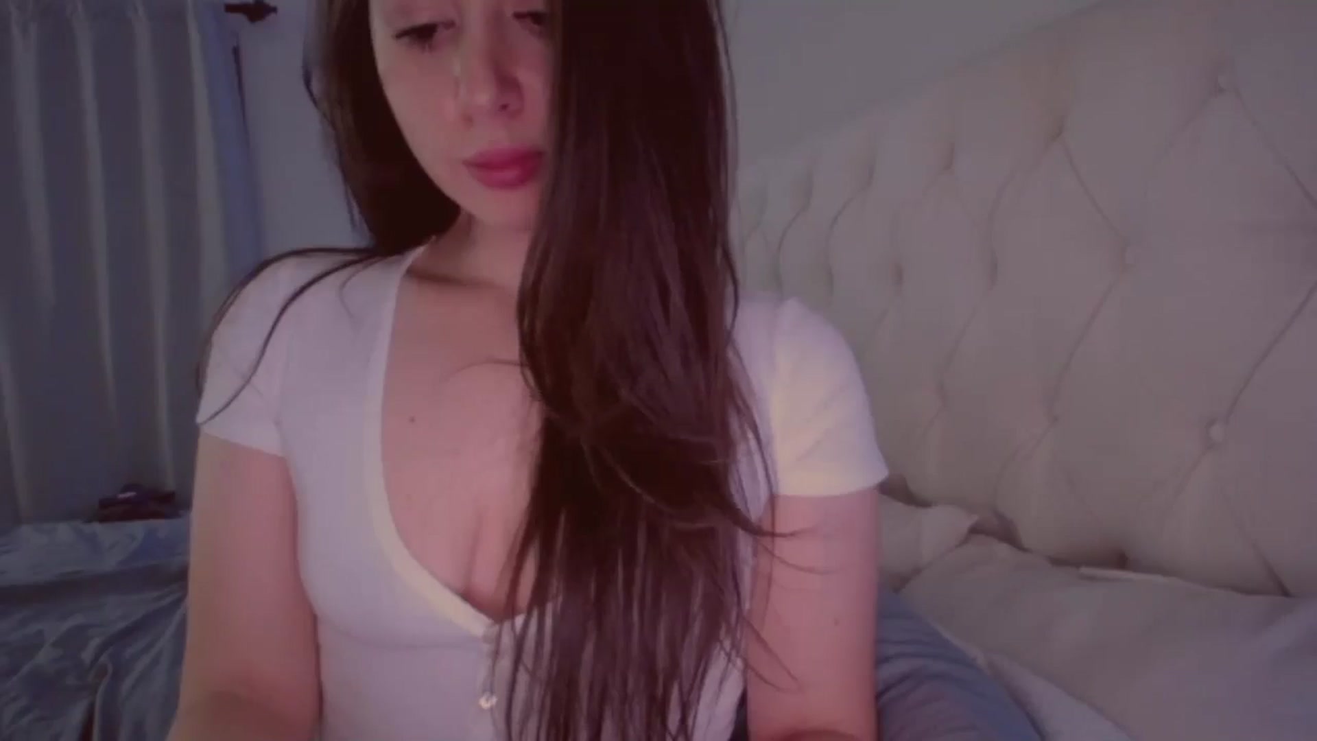 Gallery image thumbnail from Isabelle's myfreecams stream on, 06/07/2024, 08:51 image 4 of 20