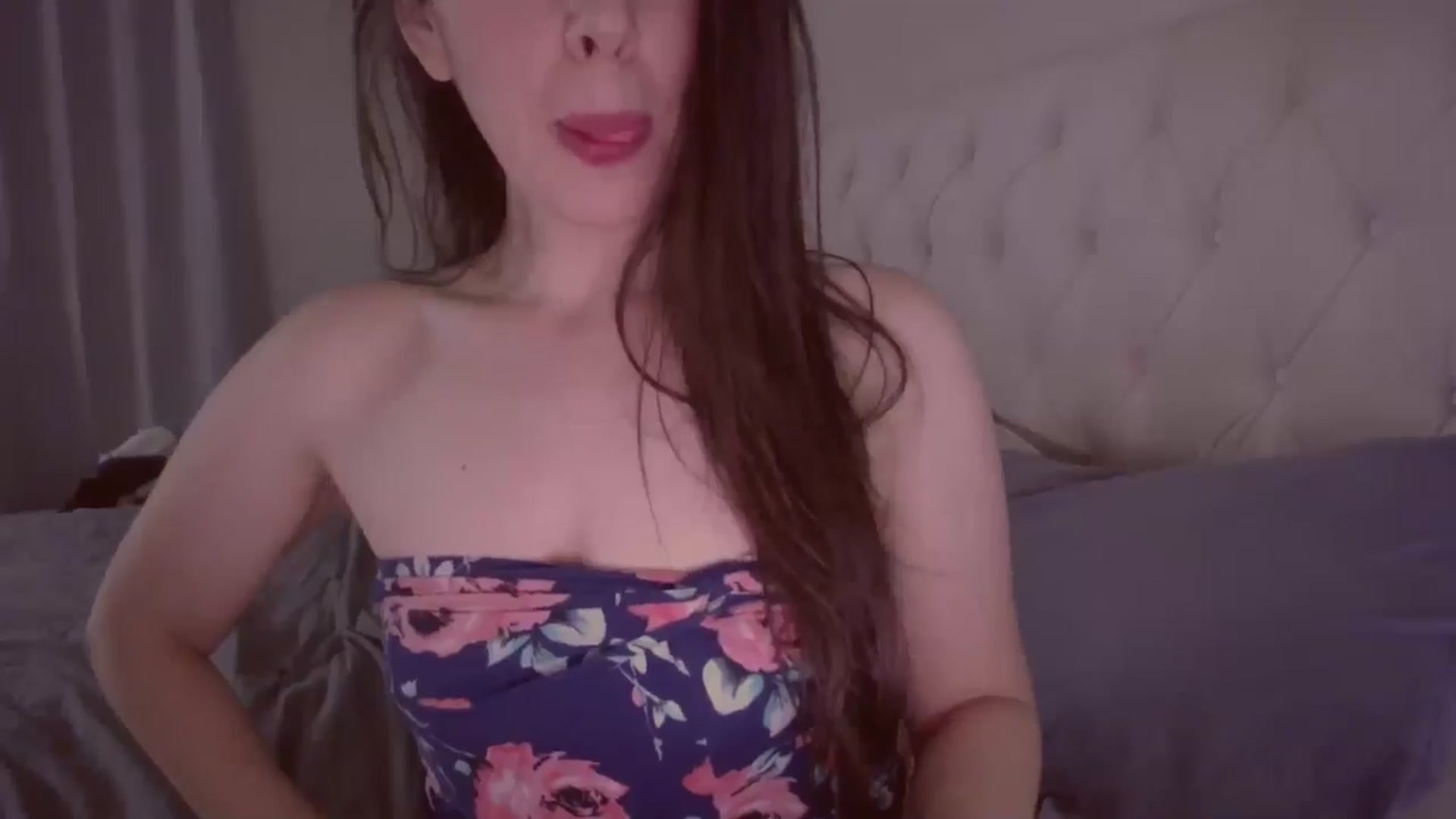 Gallery image thumbnail from Isabelle's myfreecams stream on, 06/27/2024, 09:26 image 15 of 20