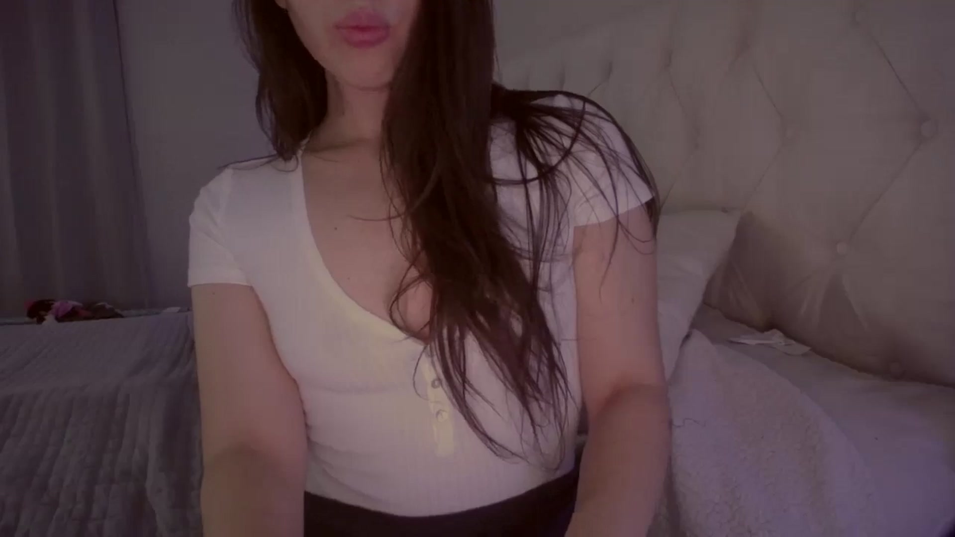 Gallery image thumbnail from Isabelle's myfreecams stream on, 10/28/2024, 05:12 image 17 of 20