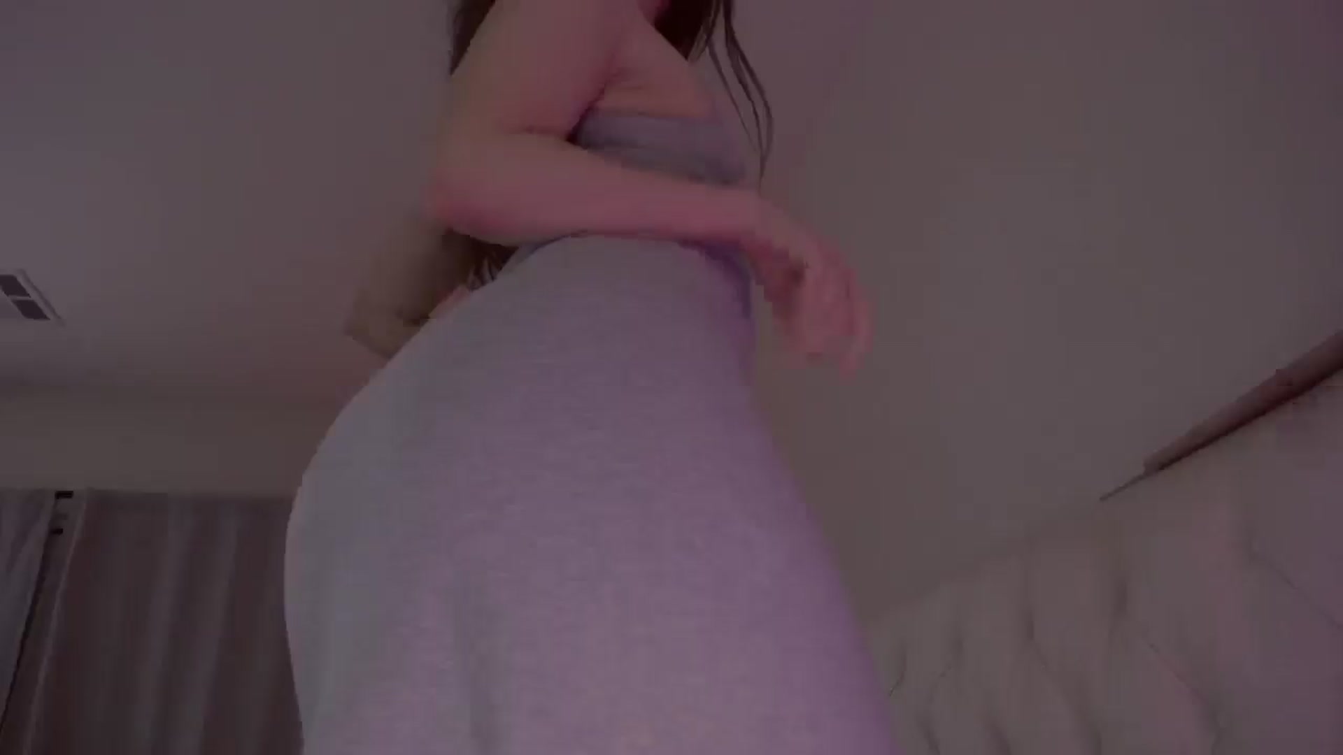 Gallery image thumbnail from Isabelle's myfreecams stream on, 10/29/2024, 06:52 image 13 of 20