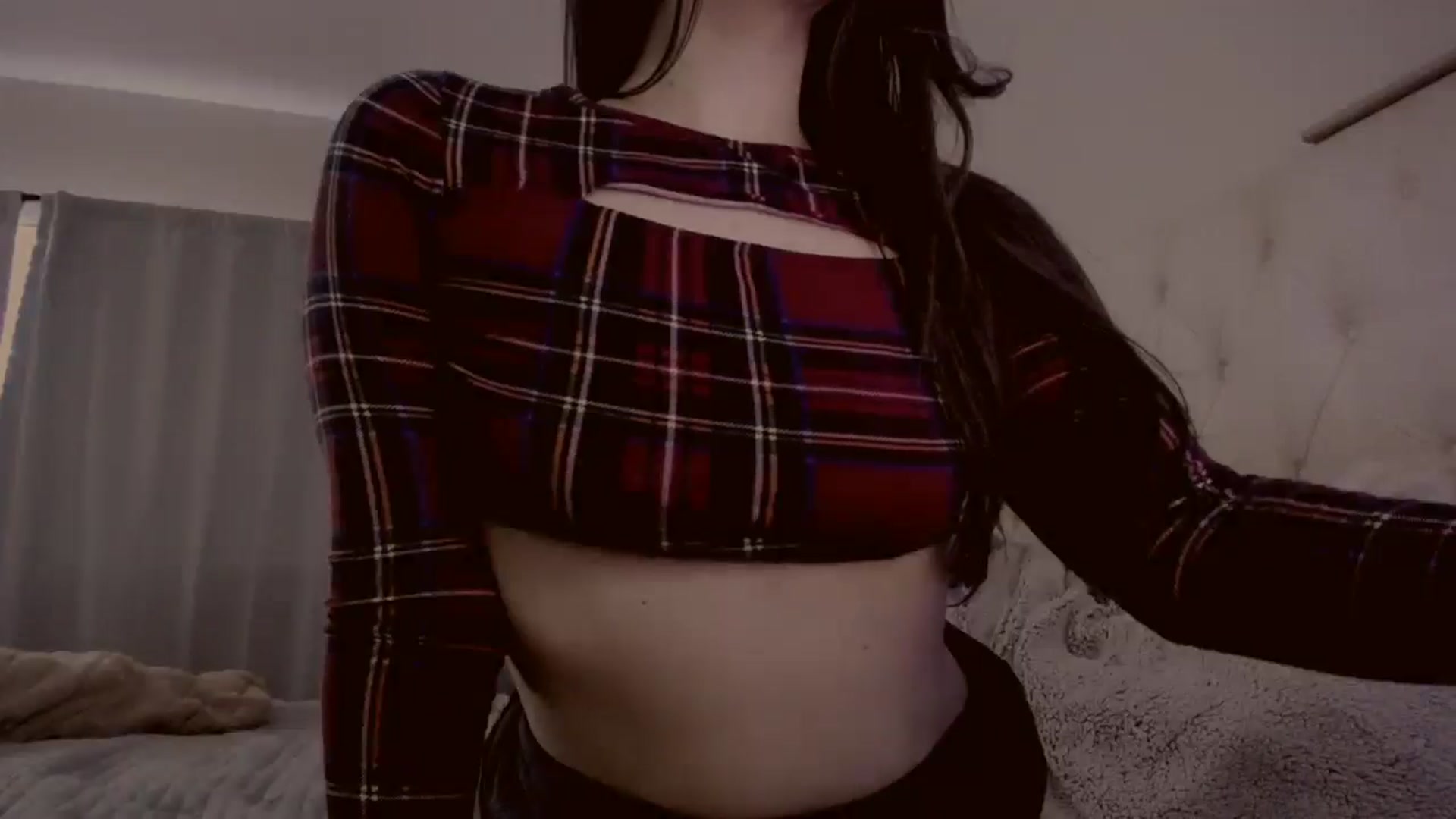 Gallery image thumbnail from Isabelle's myfreecams stream on, 11/10/2024, 21:44 image 7 of 20