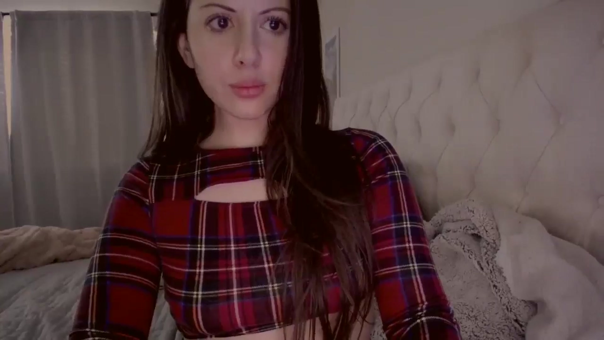 Gallery image thumbnail from Isabelle's myfreecams stream on, 11/10/2024, 22:44 image 12 of 20