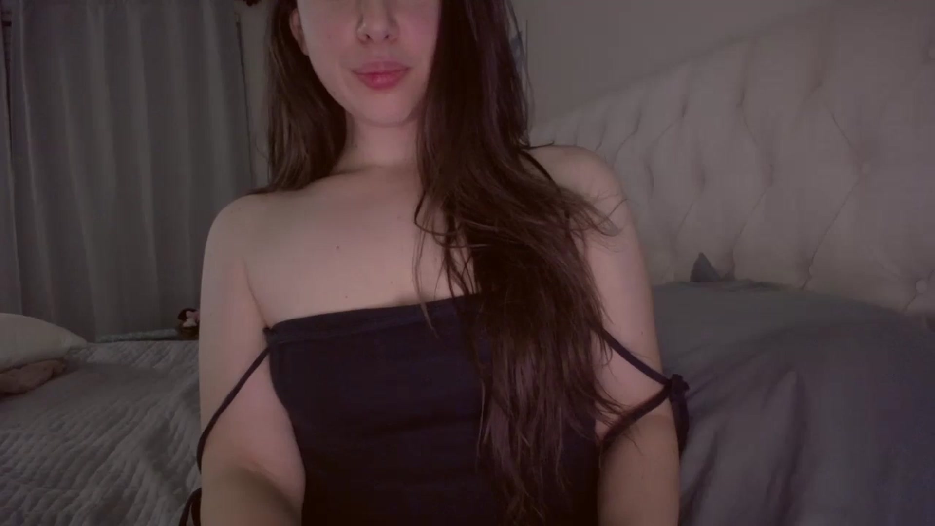 Gallery image thumbnail from Isabelle's myfreecams stream on, 11/16/2024, 09:19 image 4 of 20