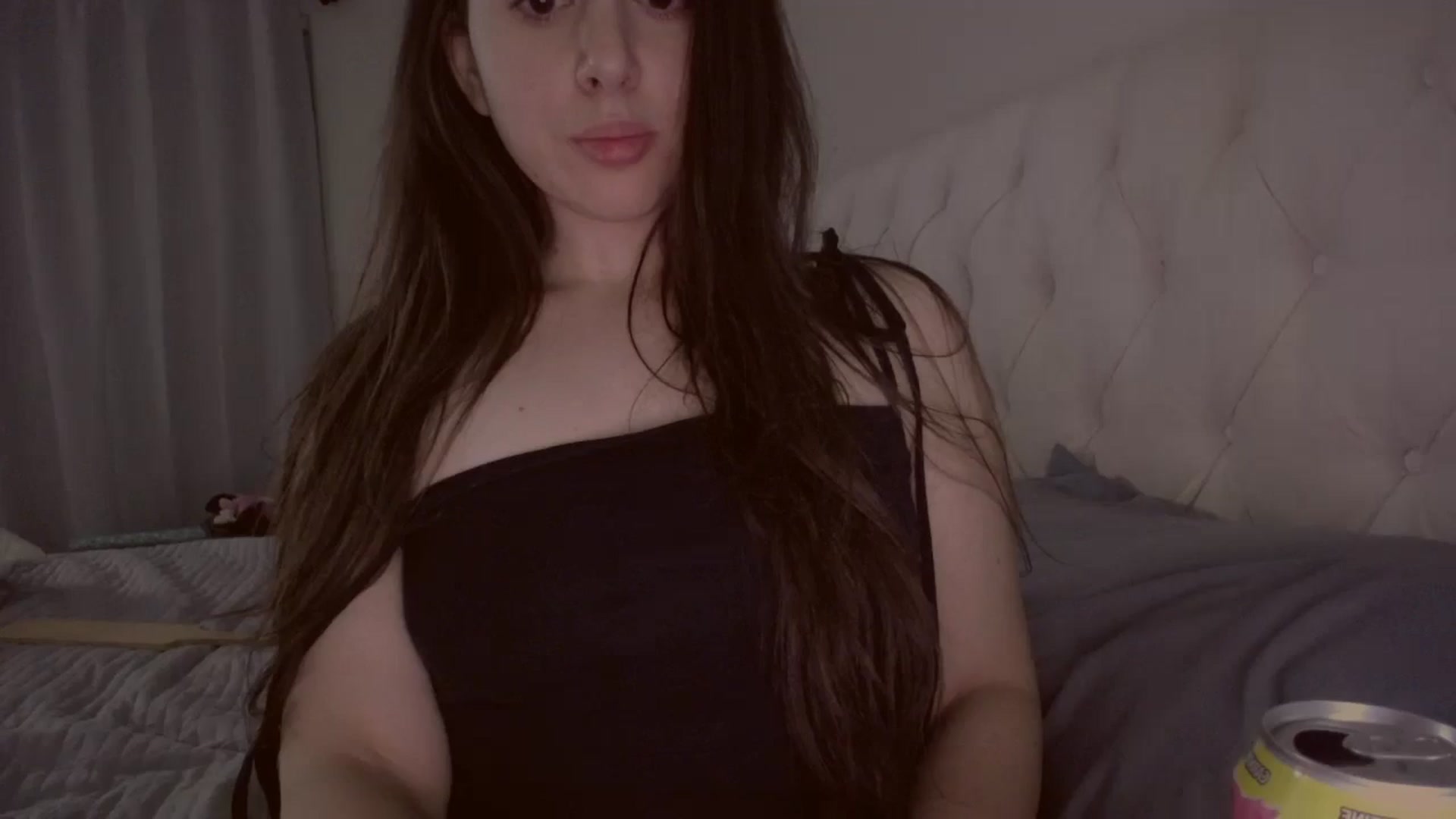 Gallery image thumbnail from Isabelle's myfreecams stream on, 11/16/2024, 10:36 image 19 of 20