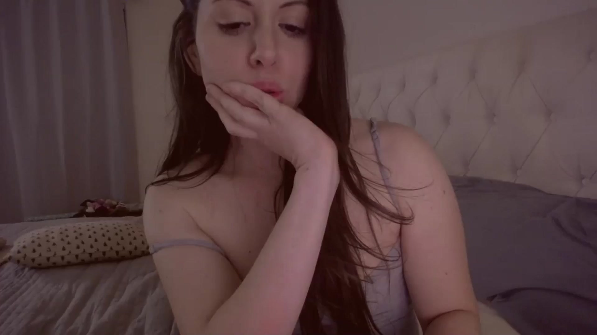 Gallery image thumbnail from Isabelle's myfreecams stream on, 11/21/2024, 11:15 image 4 of 20