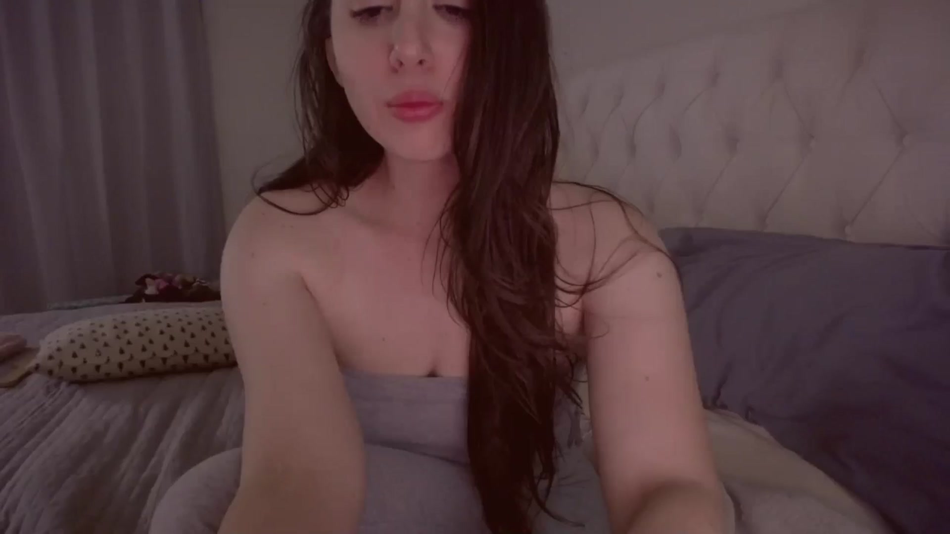 Gallery image thumbnail from Isabelle's myfreecams stream on, 11/21/2024, 11:15 image 18 of 20