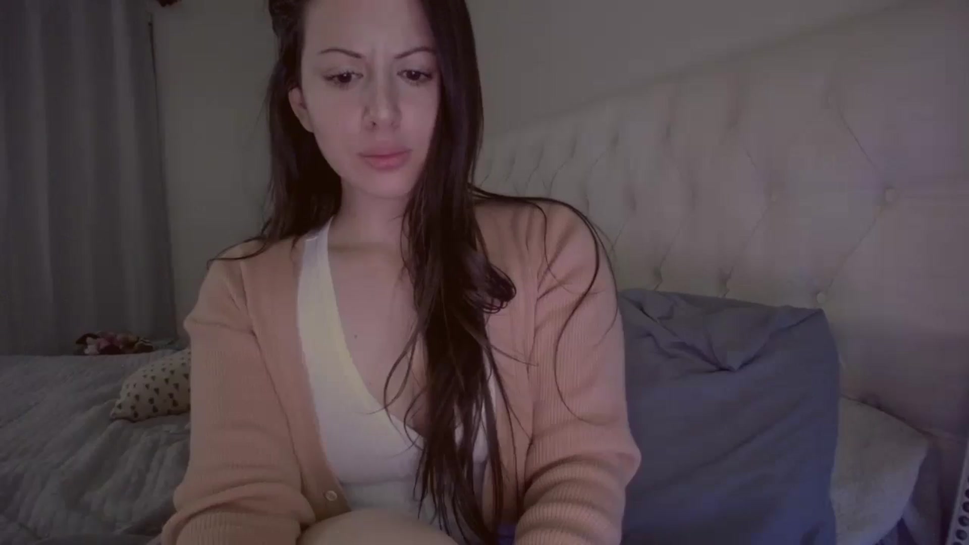 Gallery image thumbnail from Isabelle's myfreecams stream on, 11/26/2024, 10:41 image 14 of 20