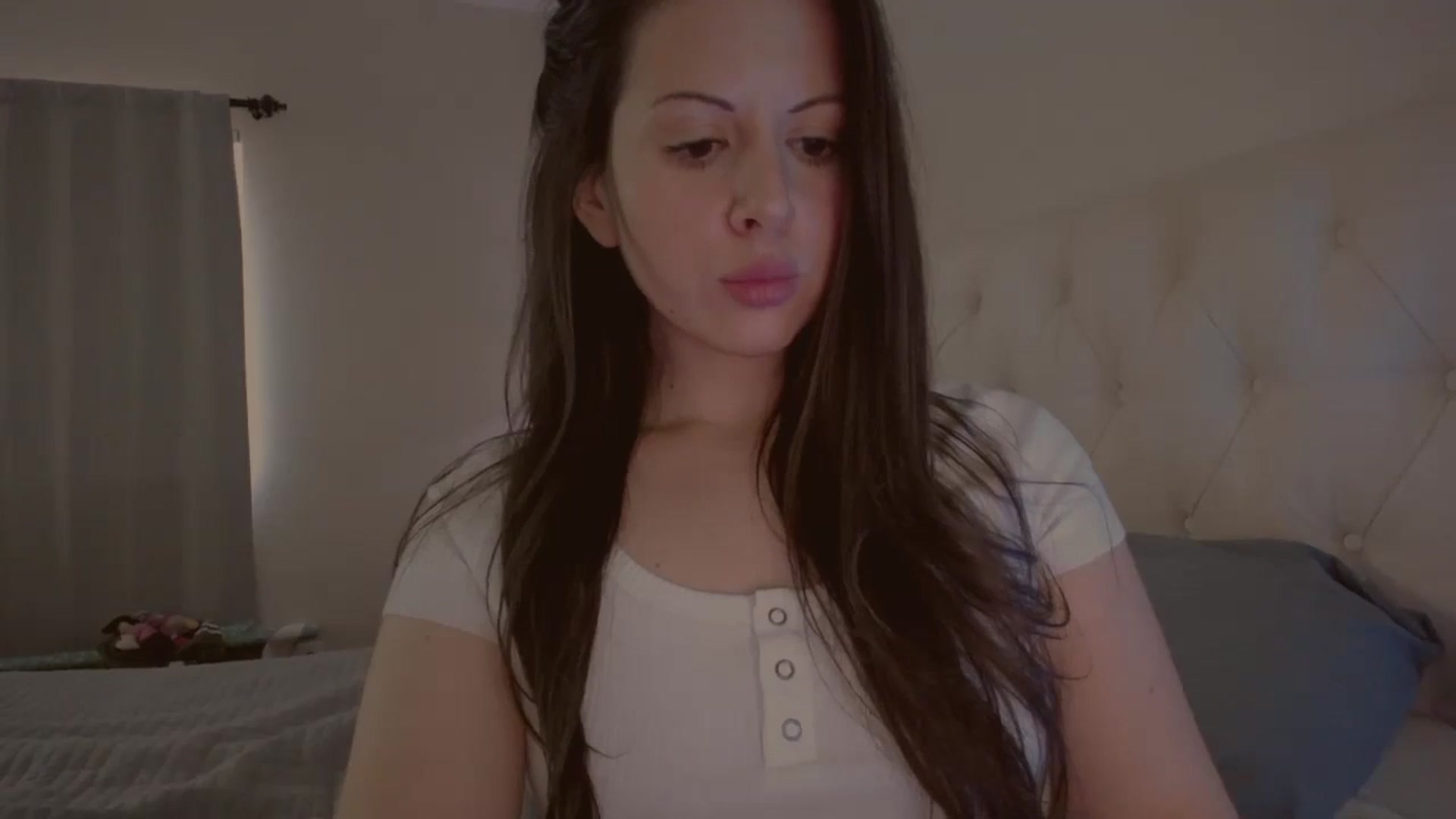 Gallery image thumbnail from Isabelle's myfreecams stream on, 11/29/2024, 20:10 image 5 of 20