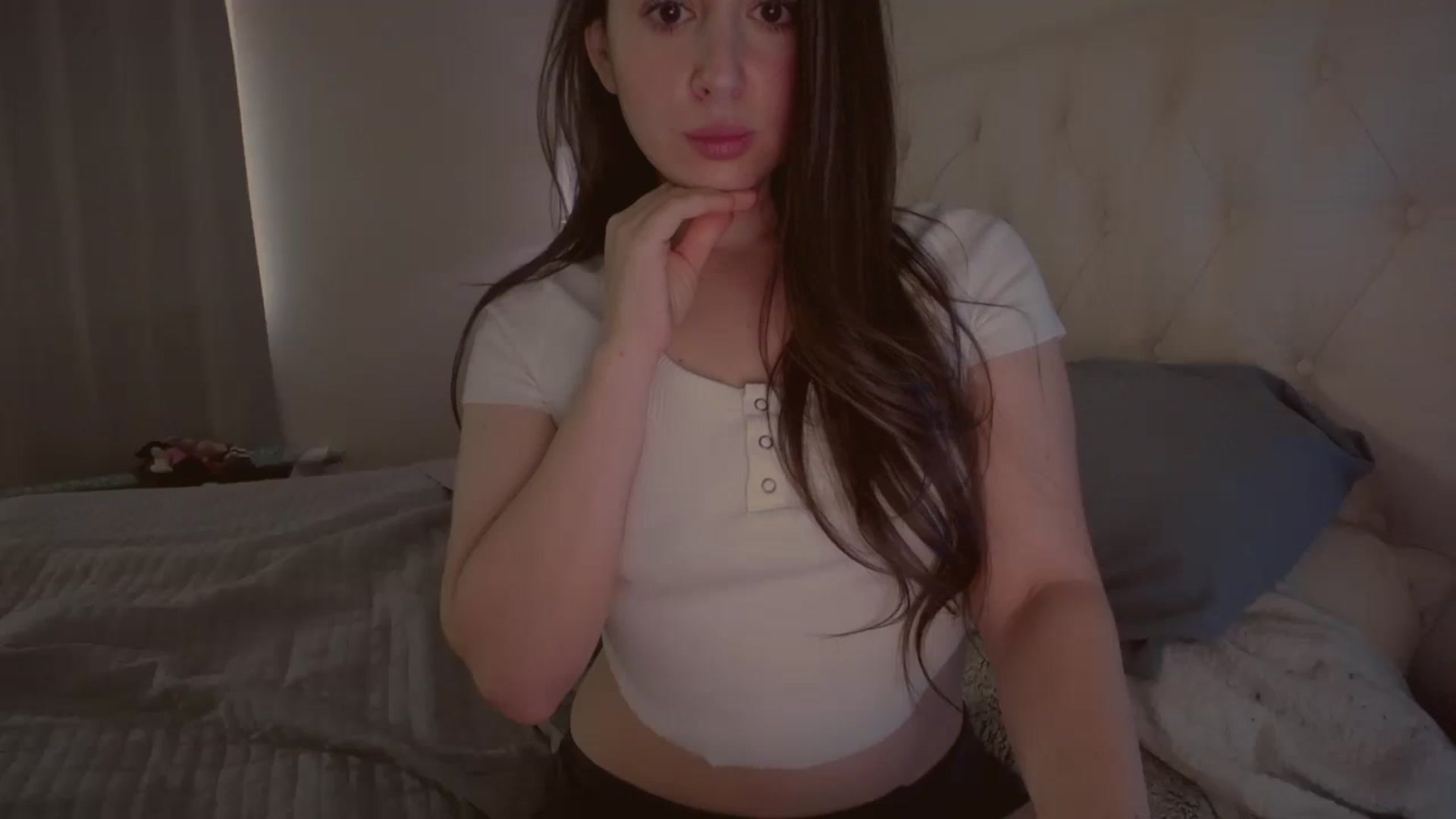 Gallery image thumbnail from Isabelle's myfreecams stream on, 11/29/2024, 20:10 image 1 of 20