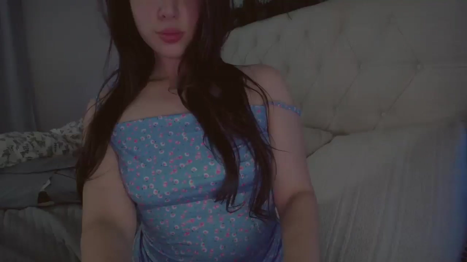 Gallery image thumbnail from Isabelle's myfreecams stream on, 12/16/2024, 08:03 image 3 of 20