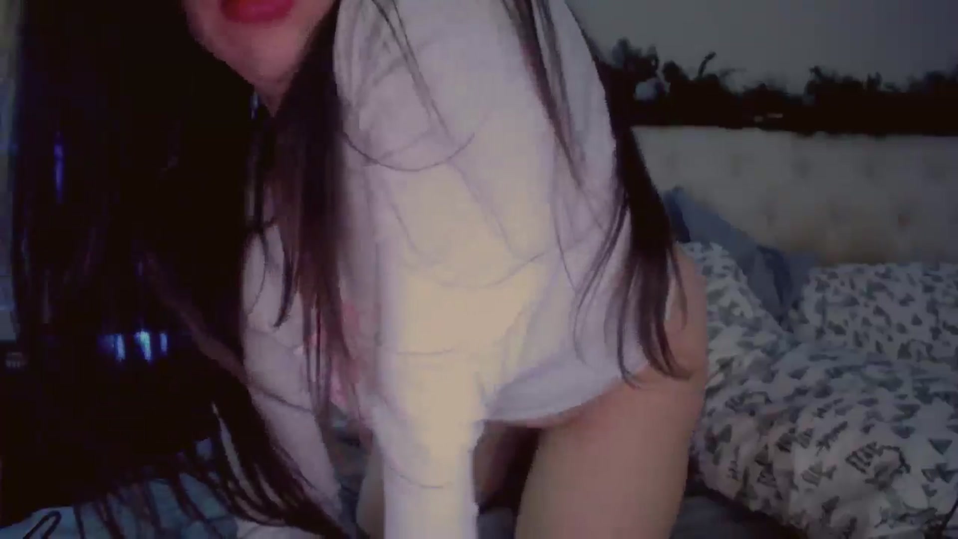 Gallery image thumbnail from Isabelle's myfreecams stream on, 12/22/2024, 07:53 image 18 of 20