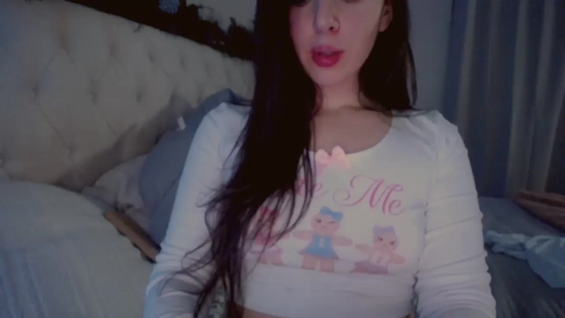 Gallery image thumbnail from Isabelle's myfreecams stream on, 12/22/2024, 07:53 image 8 of 20