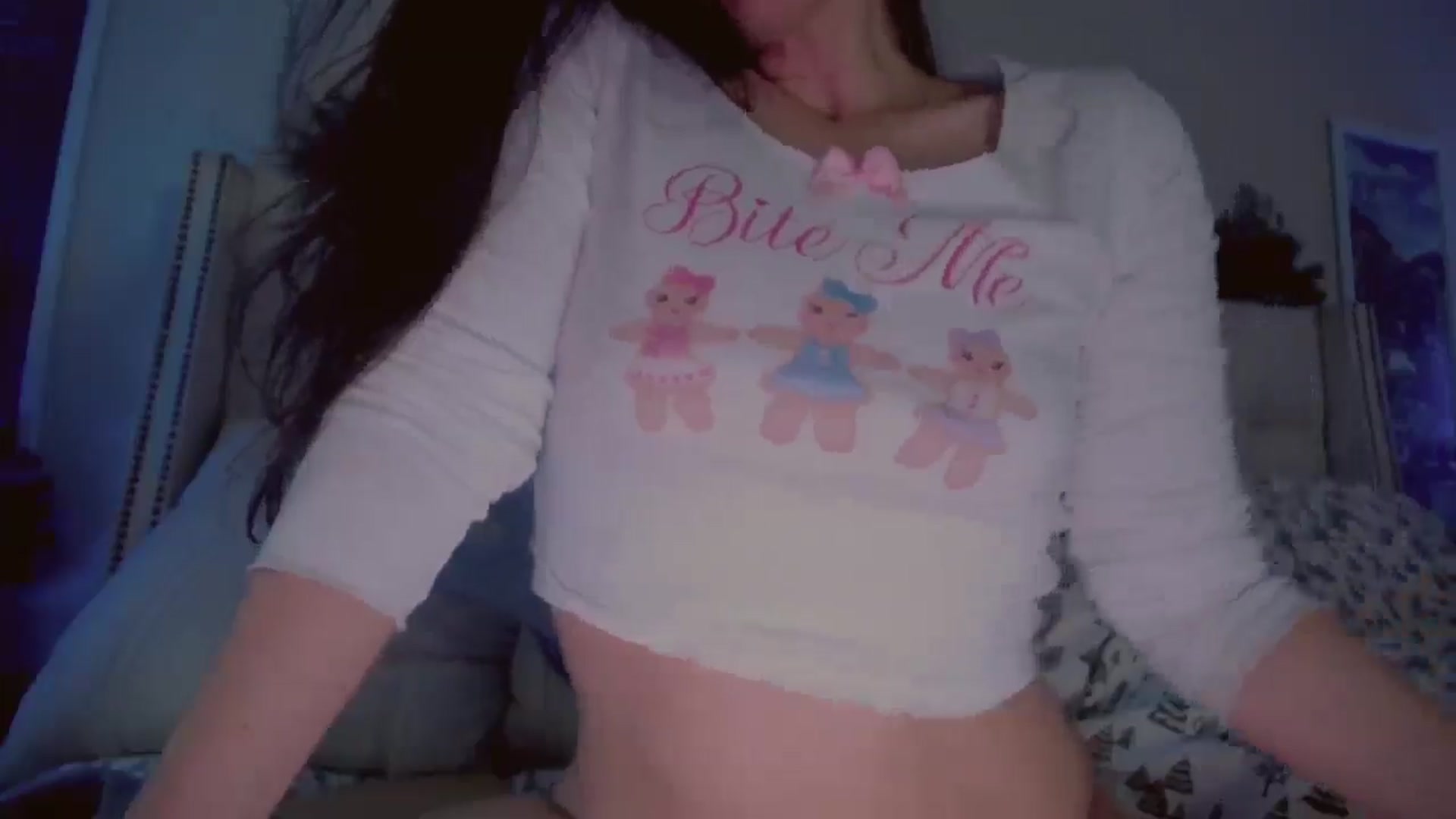 Gallery image thumbnail from Isabelle's myfreecams stream on, 12/22/2024, 08:25 image 6 of 20