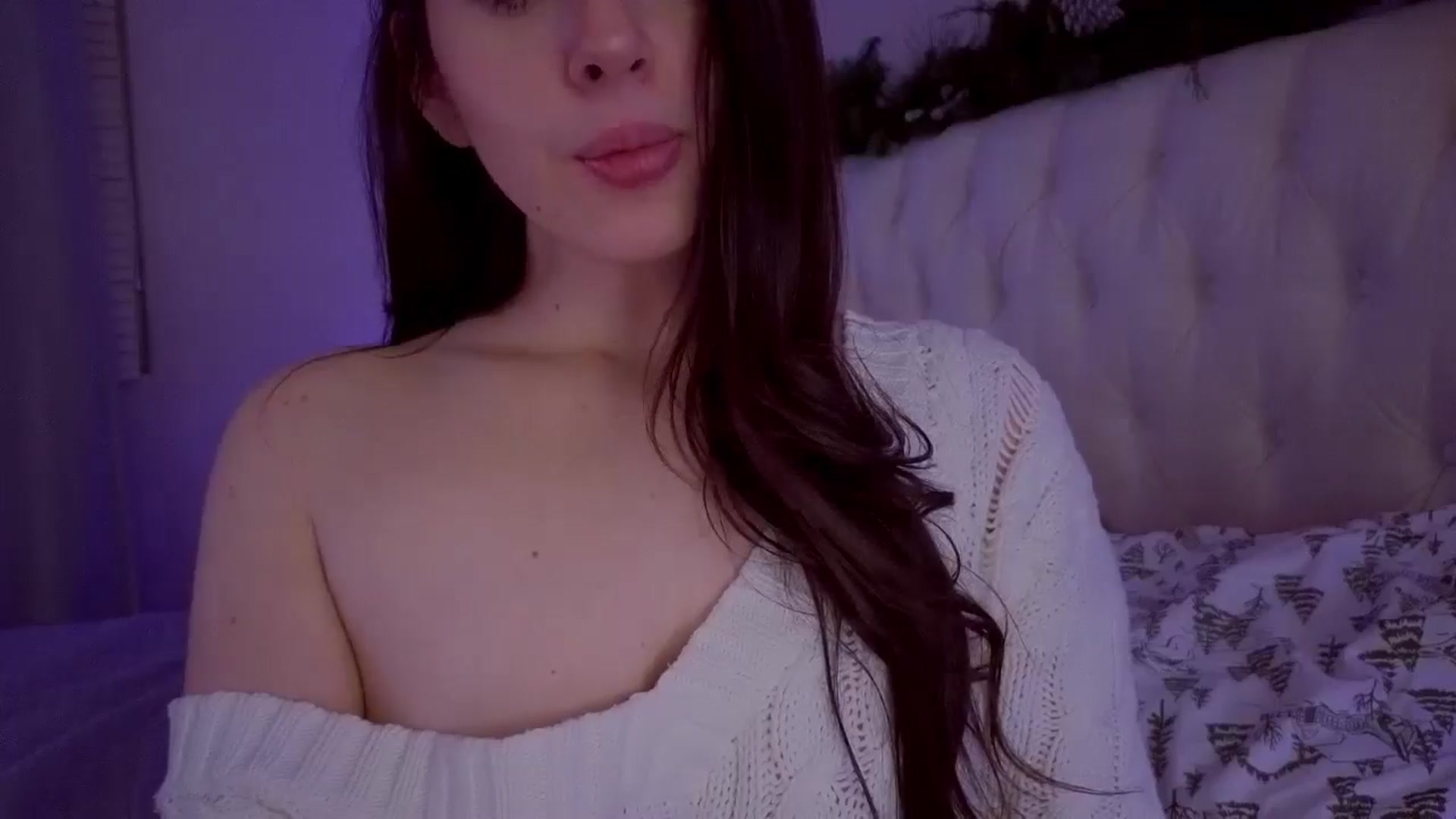Gallery image thumbnail from Isabelle's myfreecams stream on, 01/08/2025, 08:09 image 9 of 20