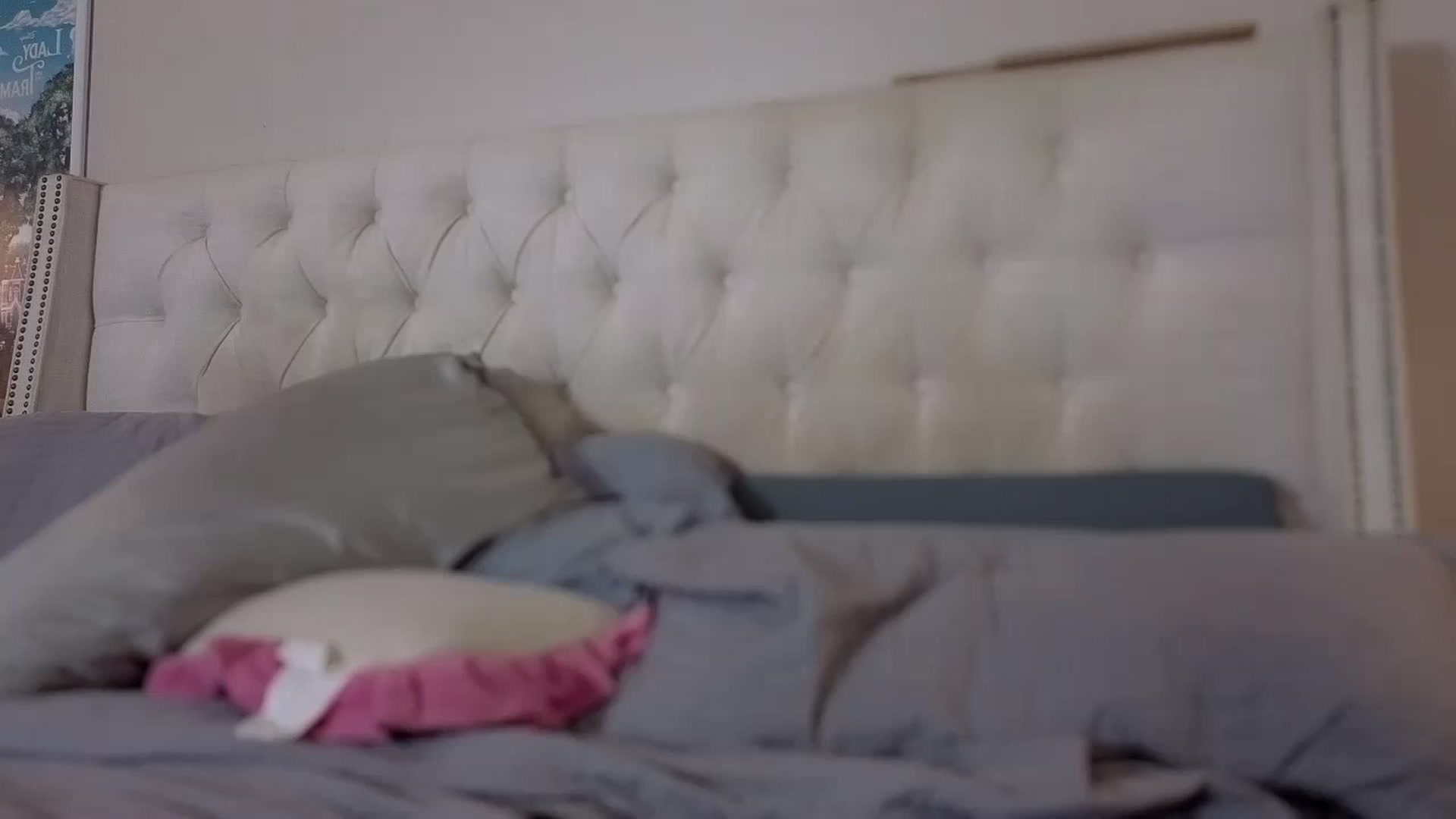 Gallery image thumbnail from Isabelle's myfreecams stream on, 05/28/2025, 06:30 image 16 of 20