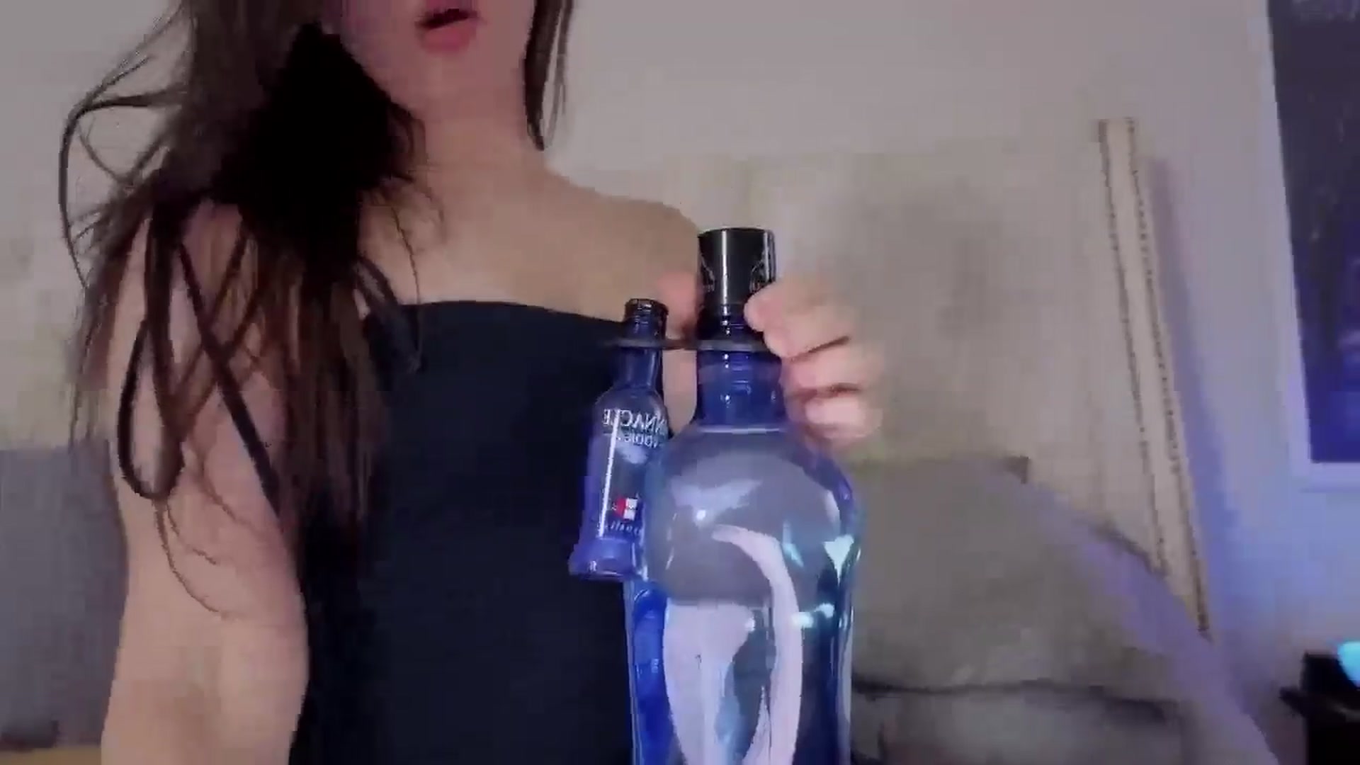 Gallery image thumbnail from Isabelle's myfreecams stream on, 06/30/2025, 09:30 image 7 of 20
