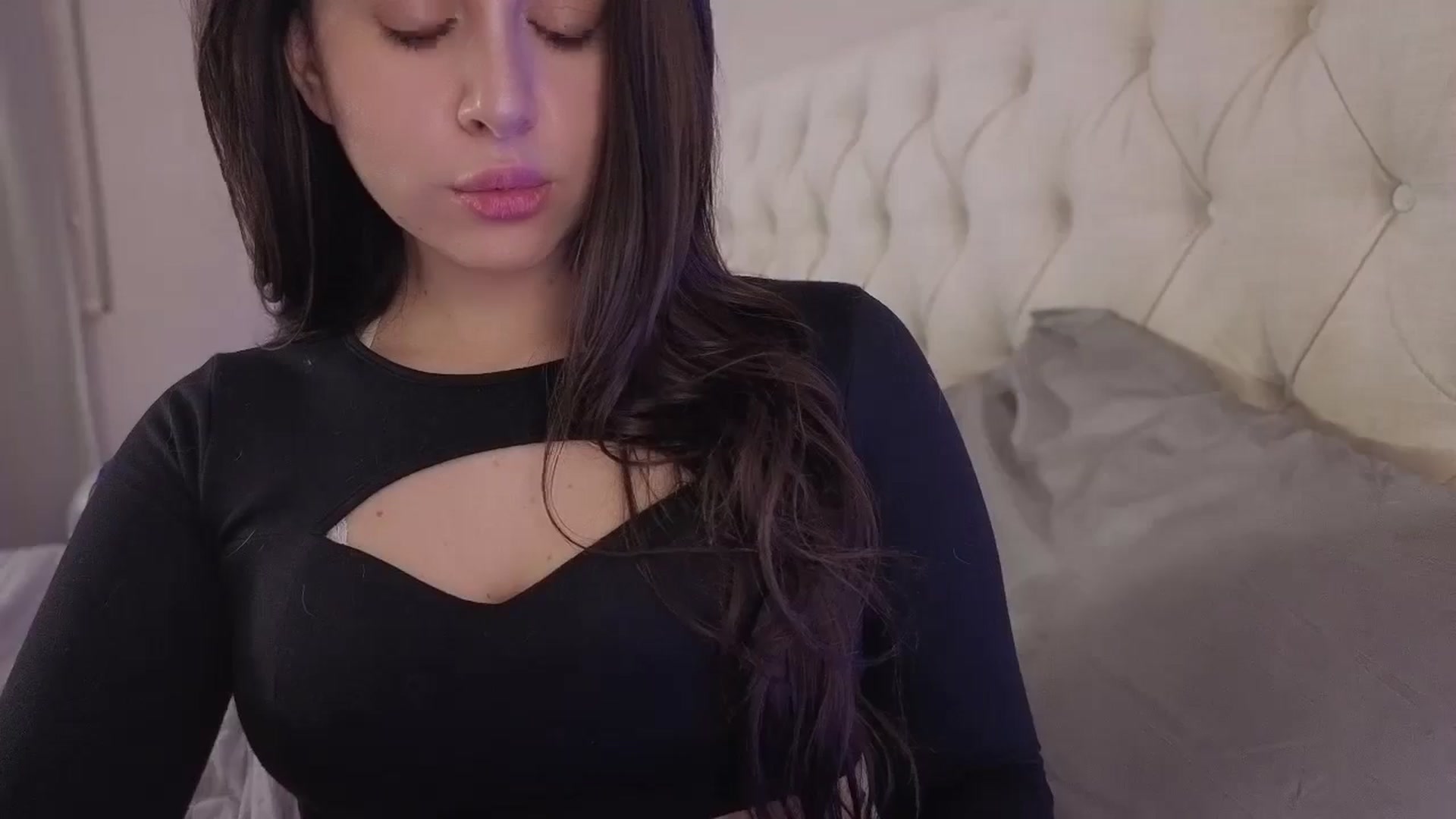 Gallery image thumbnail from Isabelle's myfreecams stream on, 09/08/2025, 05:56 image 16 of 20