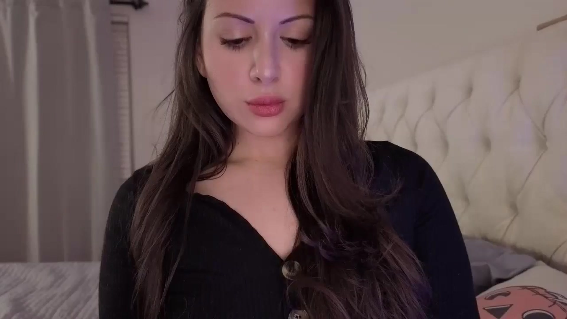 Gallery image thumbnail from Isabelle's myfreecams stream on, 11/20/2025, 06:25 image 9 of 20