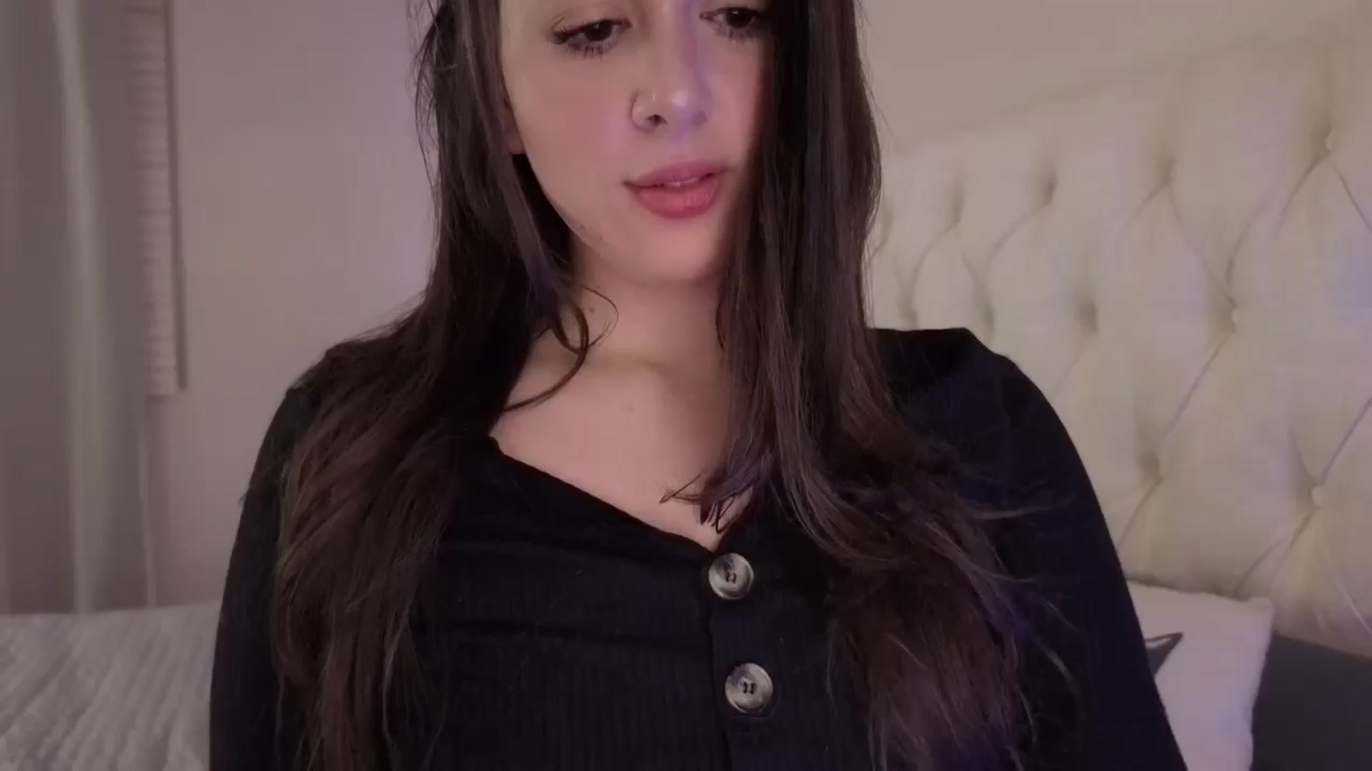 Gallery image thumbnail from Isabelle's myfreecams stream on, 11/20/2025, 08:44 image 4 of 20