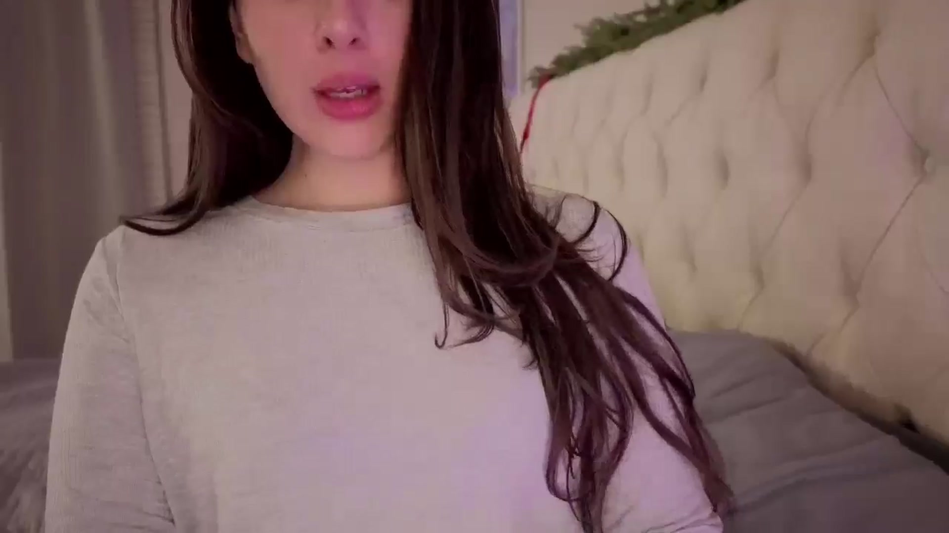 Gallery image thumbnail from Isabelle's myfreecams stream on, 11/28/2025, 10:24 image 5 of 20