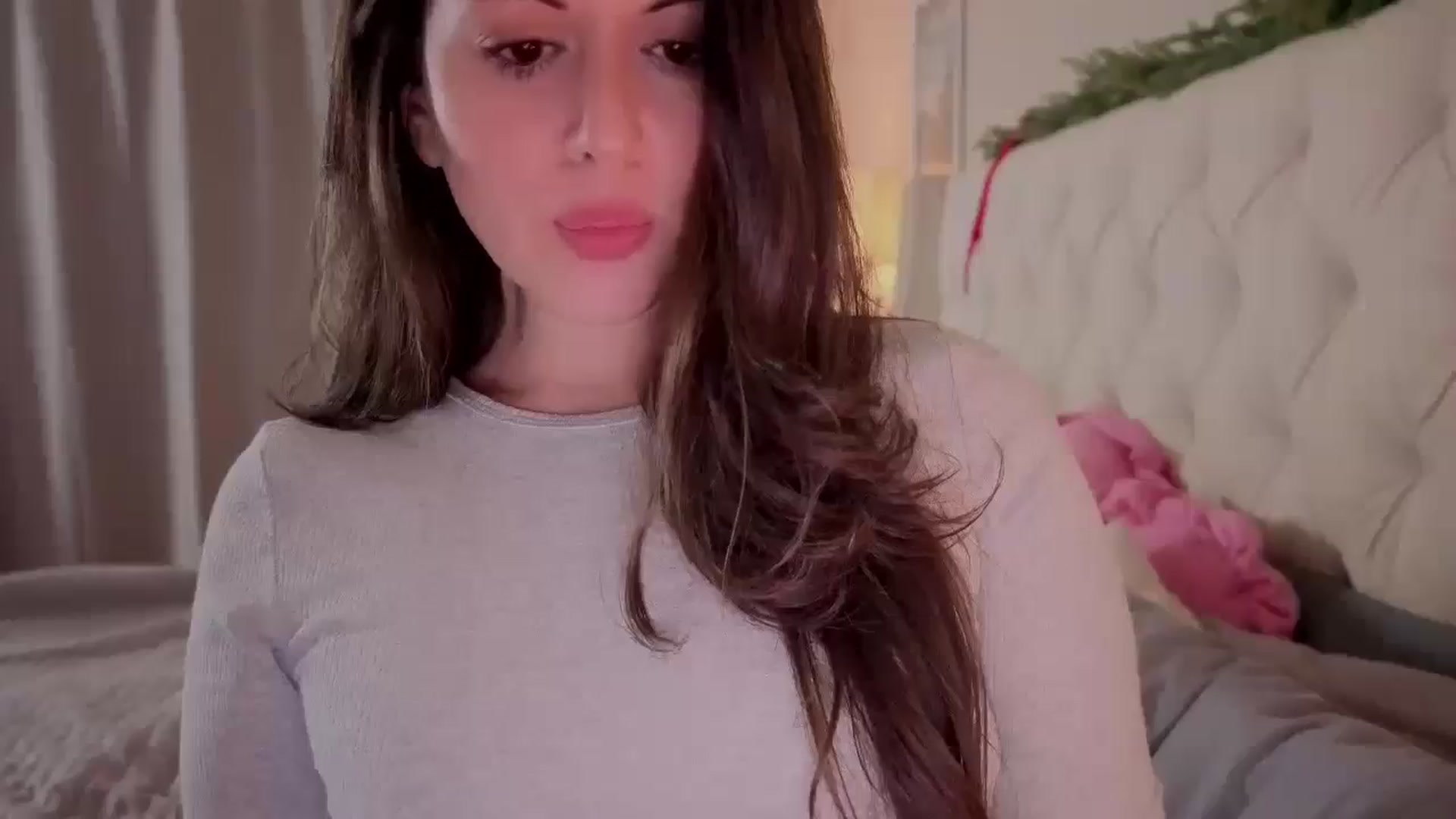 Gallery image thumbnail from Isabelle's myfreecams stream on, 11/30/2025, 10:51 image 5 of 20