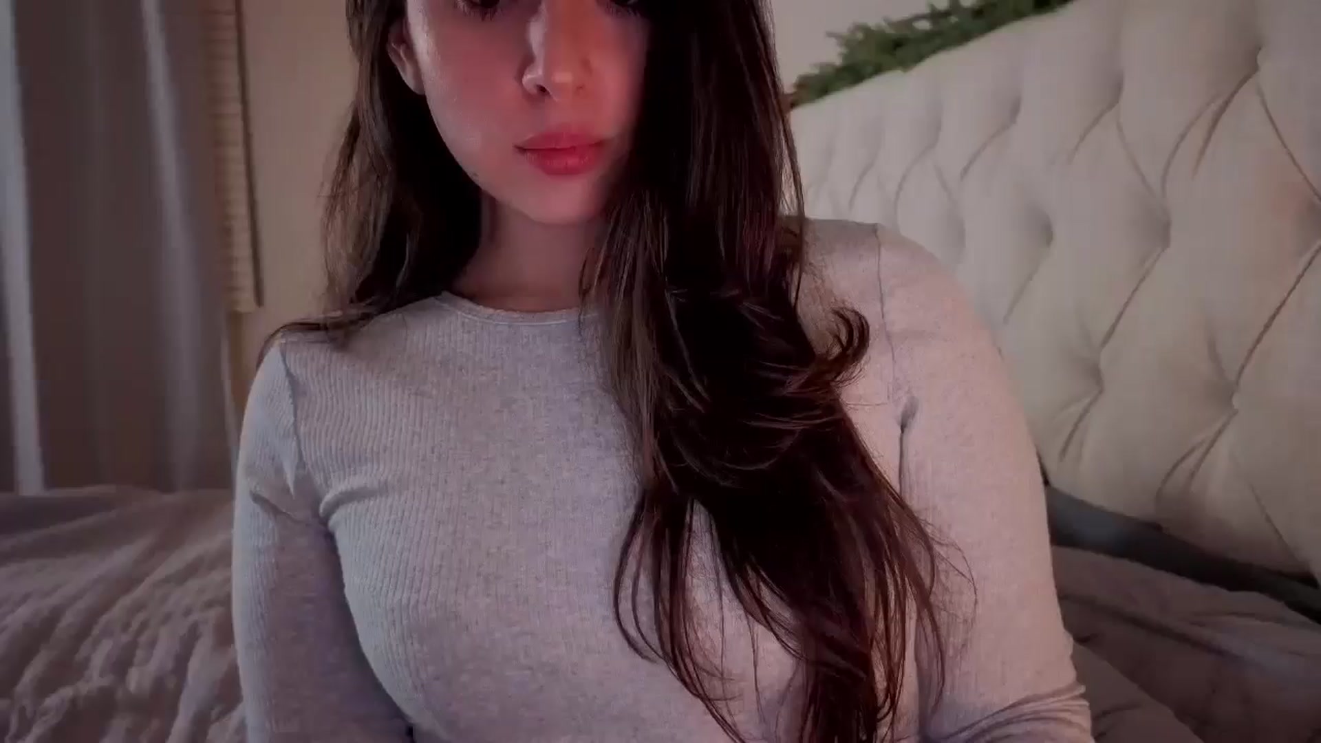 Gallery image thumbnail from Isabelle's myfreecams stream on, 11/30/2025, 10:51 image 11 of 20