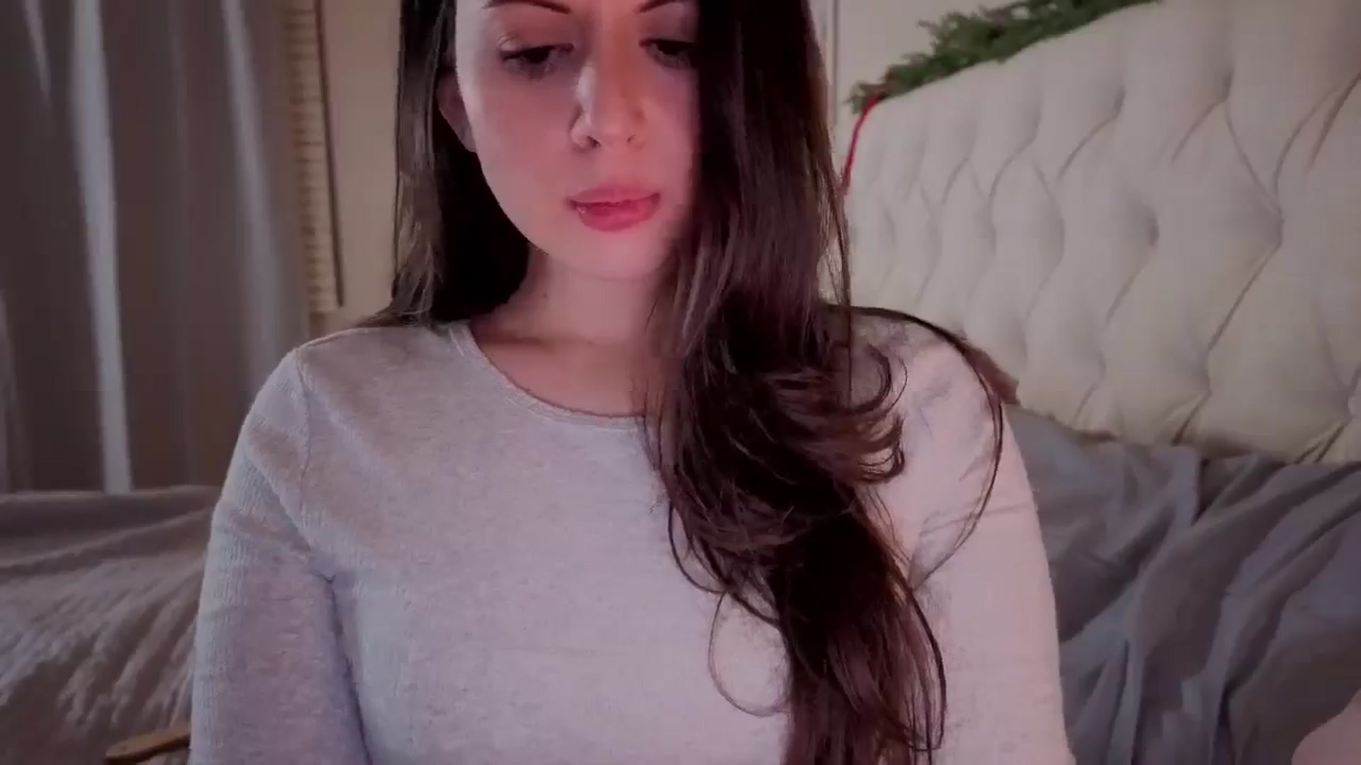 Gallery image thumbnail from Isabelle's myfreecams stream on, 11/30/2025, 10:51 image 15 of 20
