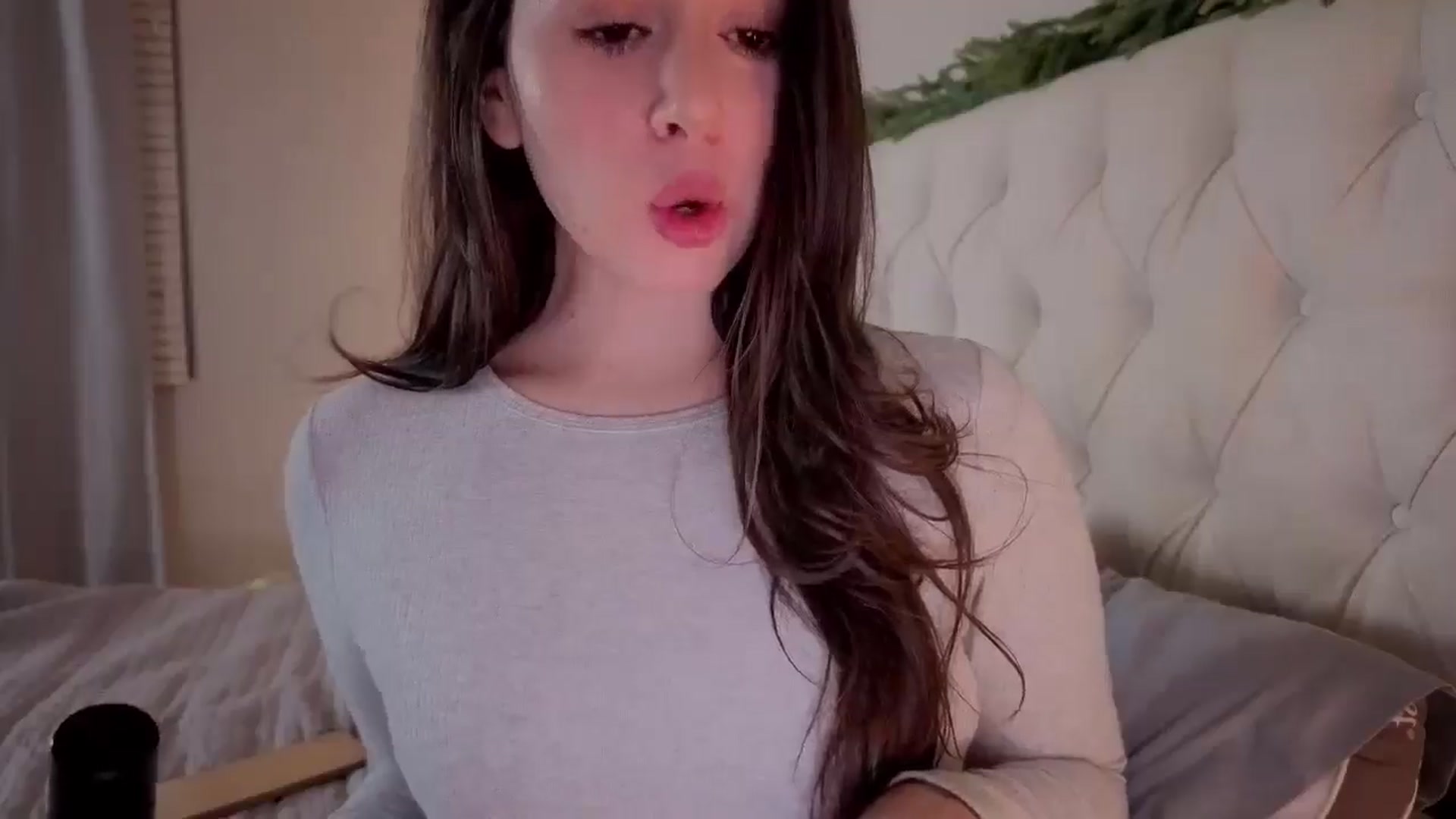 Gallery image thumbnail from Isabelle's myfreecams stream on, 11/30/2025, 11:46 image 12 of 20