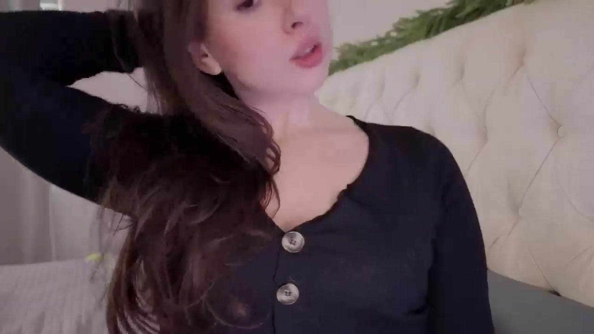 Gallery image thumbnail from Isabelle's myfreecams stream on, 12/08/2025, 24:13 image 8 of 20