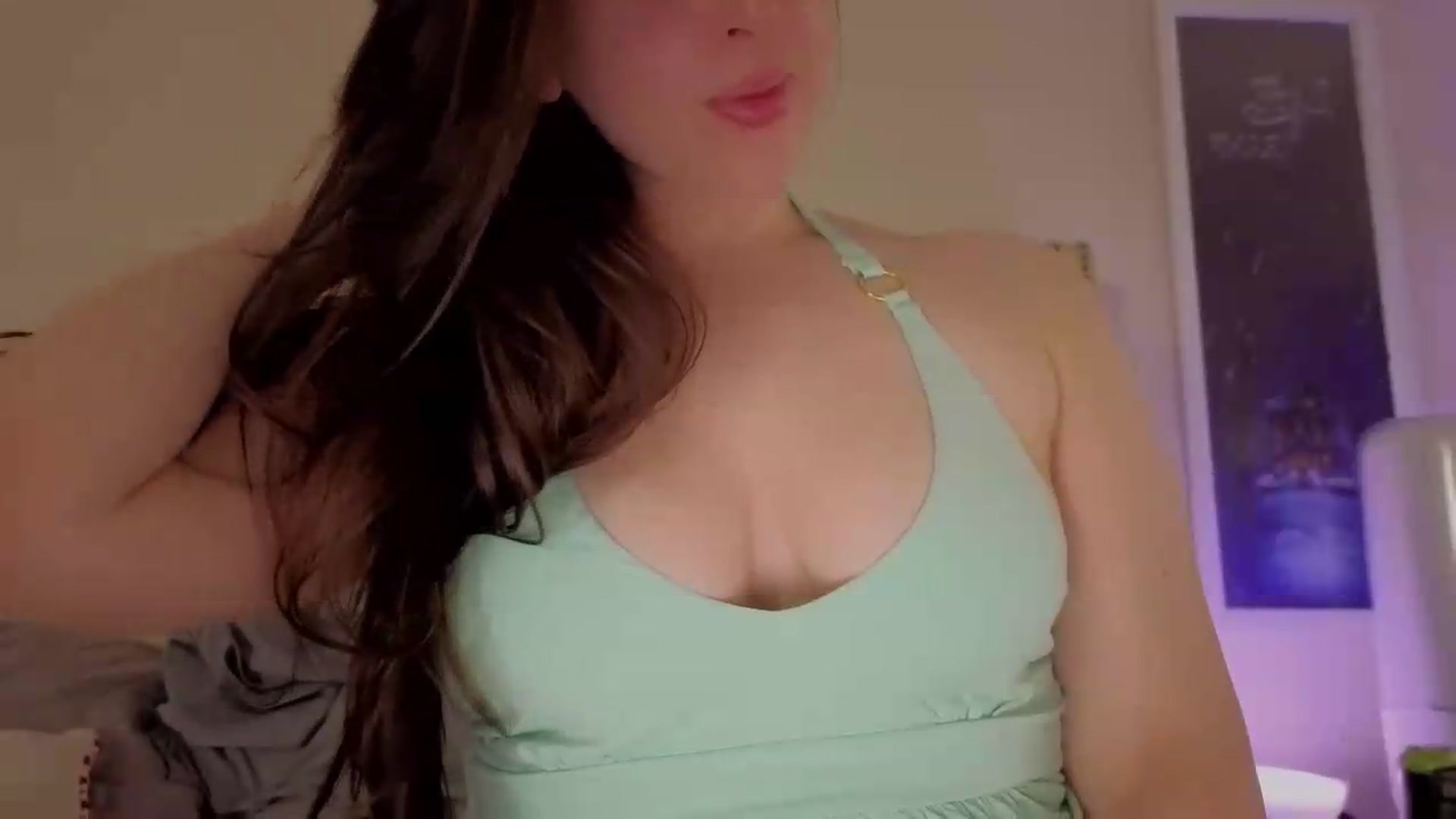 Gallery image thumbnail from Isabelle's myfreecams stream on, 06/24/2026, 07:02 image 15 of 20