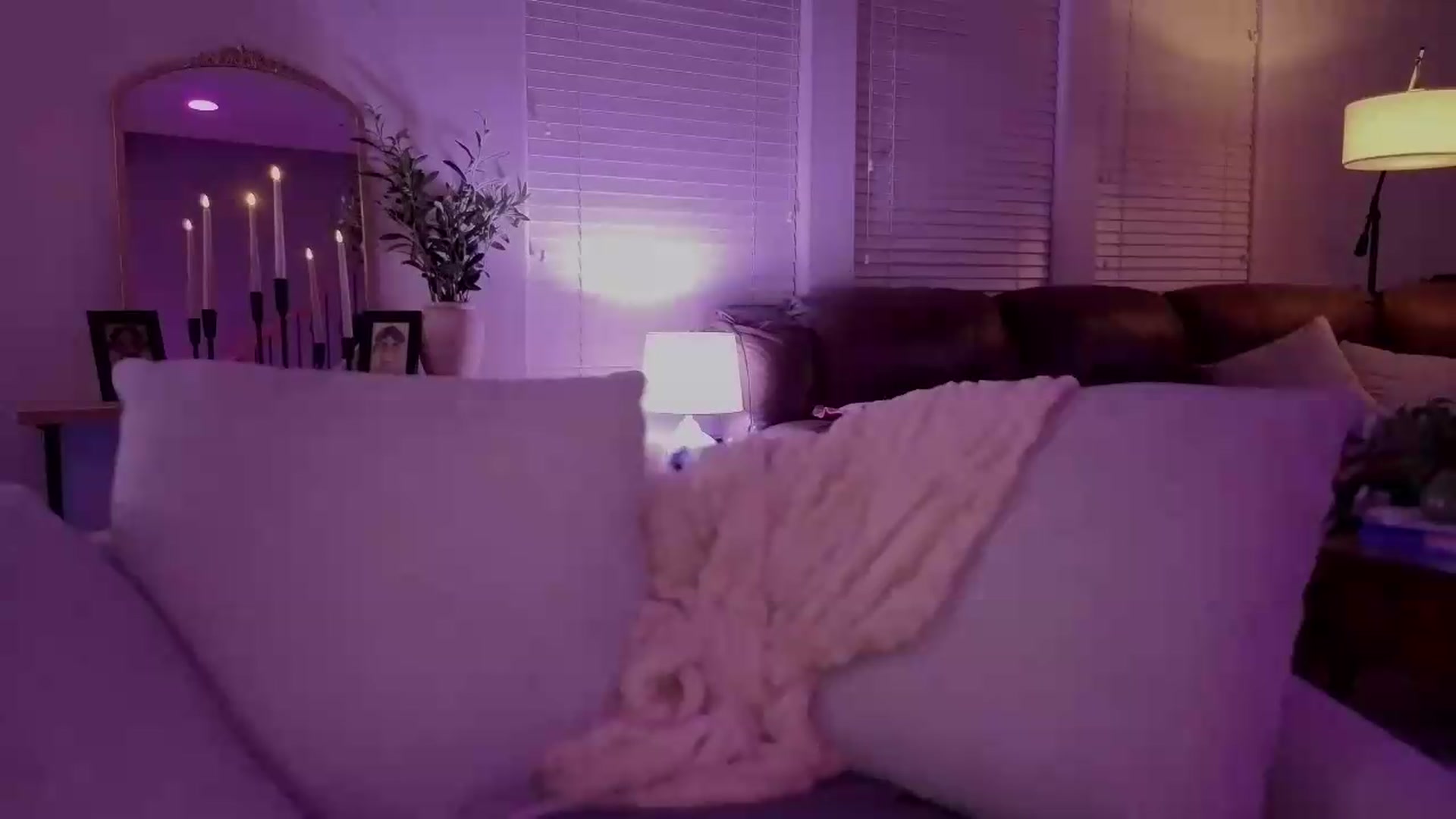 Gallery image thumbnail from Isabelle's myfreecams stream on, 07/19/2026, 07:38 image 18 of 20