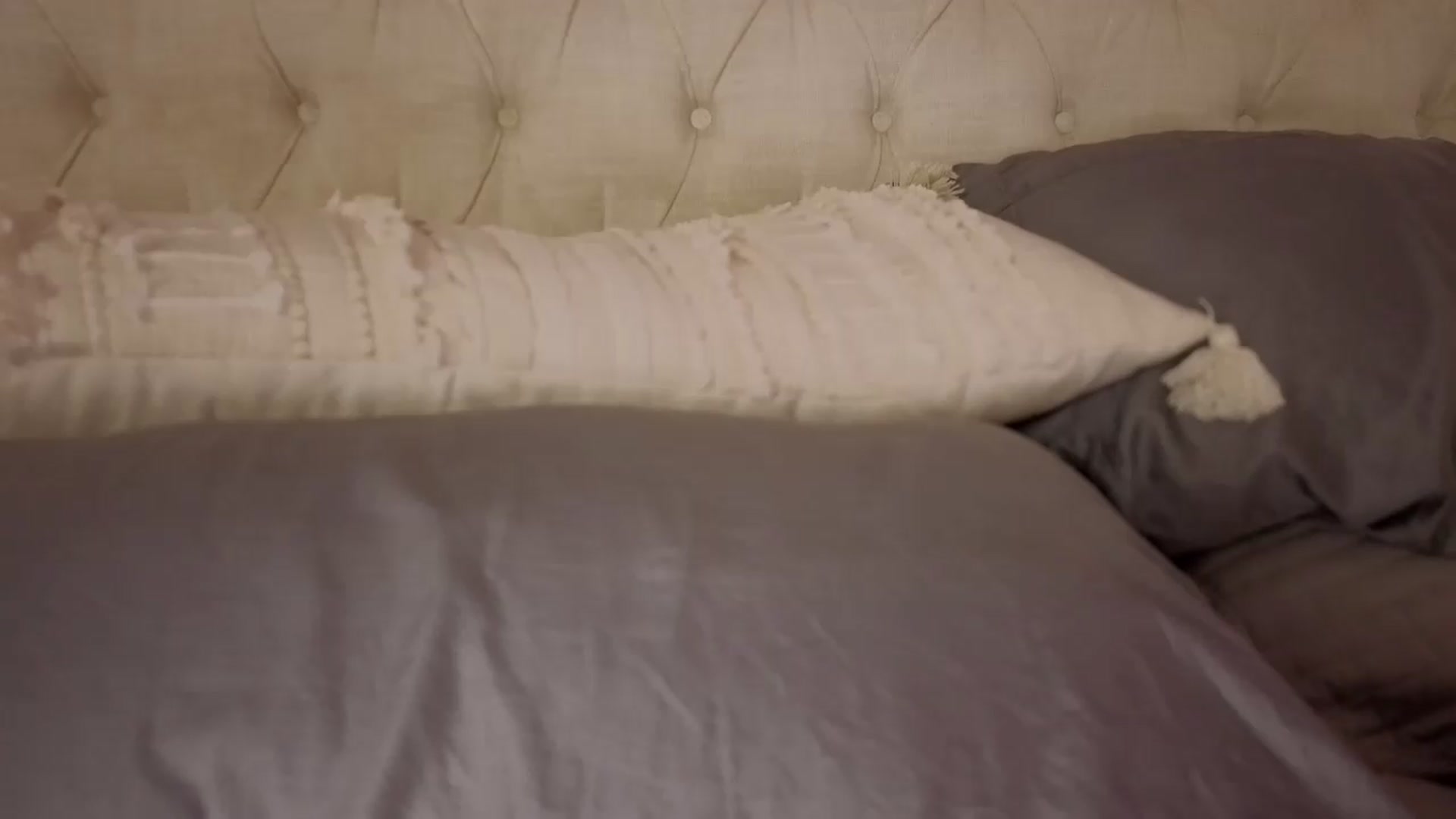 Gallery image thumbnail from Isabelle's myfreecams stream on, 08/23/2026, 08:37 image 5 of 20