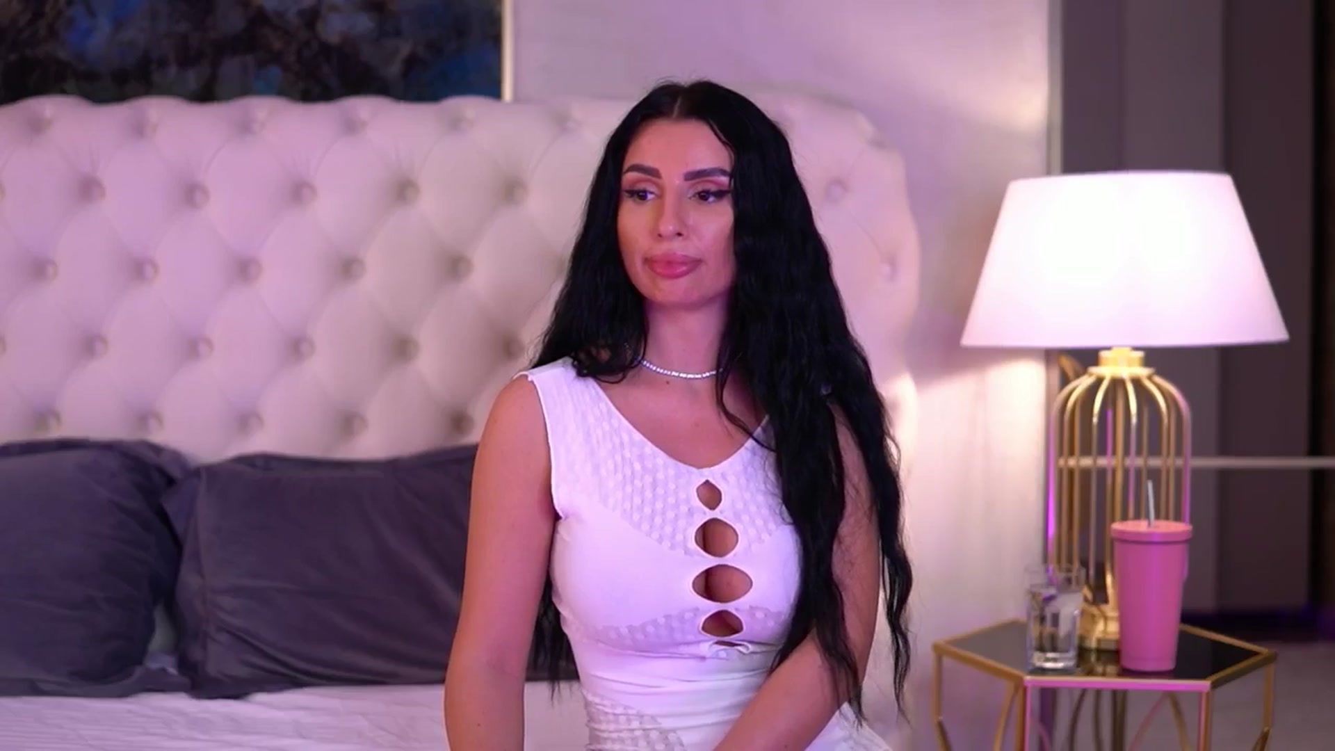 Gallery image thumbnail from IsabelleHunt's myfreecams stream on, 01/24/2025, 11:14 image 18 of 20