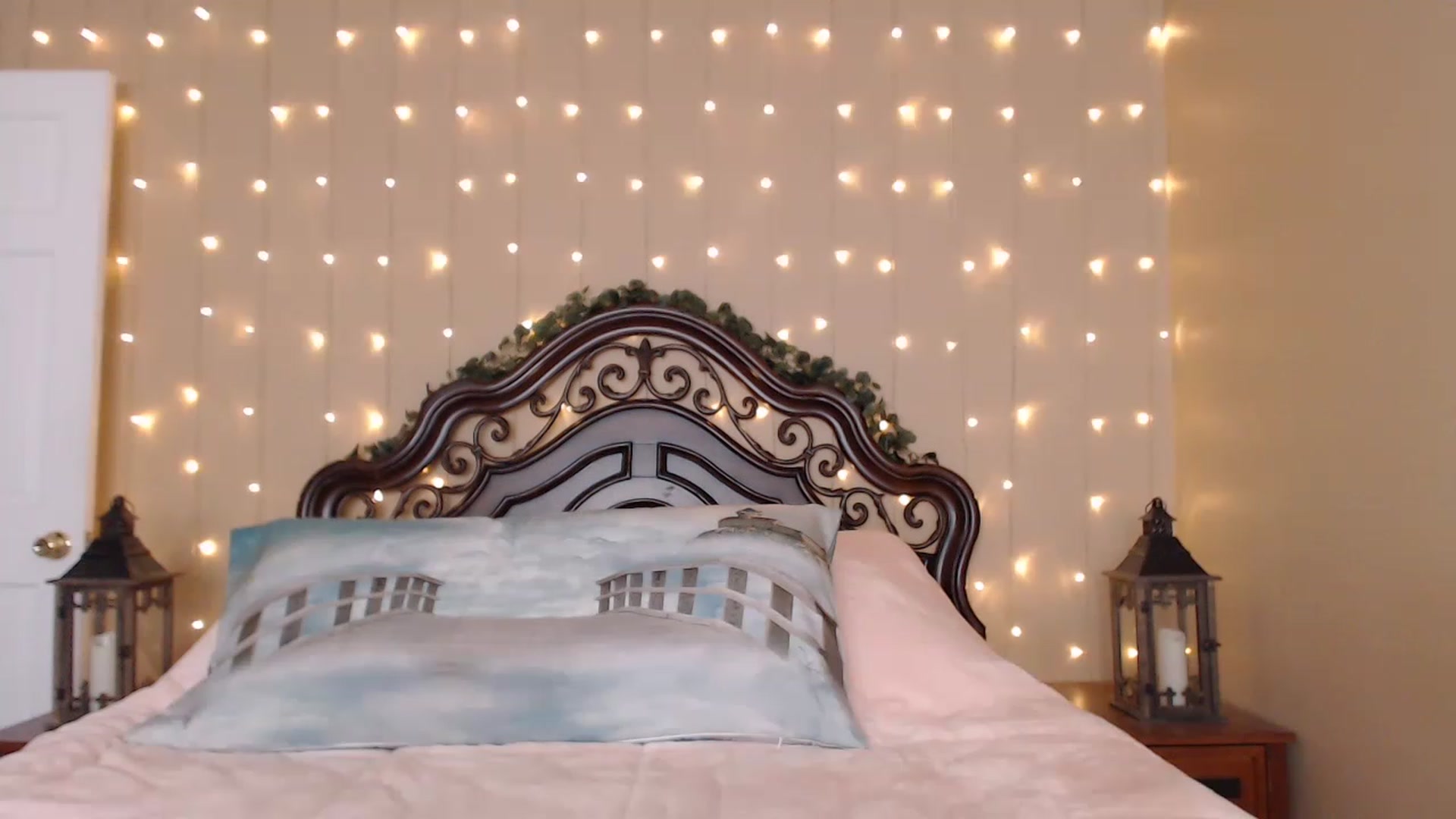 Gallery image thumbnail from IsabelleRaven's myfreecams stream on, 04/09/2023, 08:54 image 2 of 20