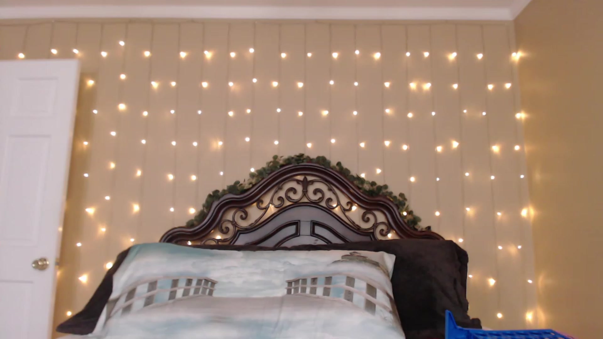 Gallery image thumbnail from IsabelleRaven's myfreecams stream on, 05/23/2023, 02:33 image 4 of 20