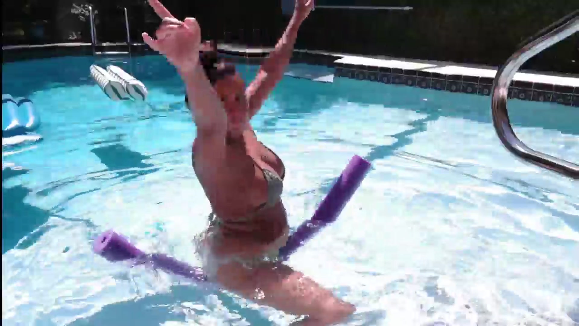 Gallery image thumbnail from IsabelleRaven's myfreecams stream on, 05/23/2024, 19:38 image 15 of 20