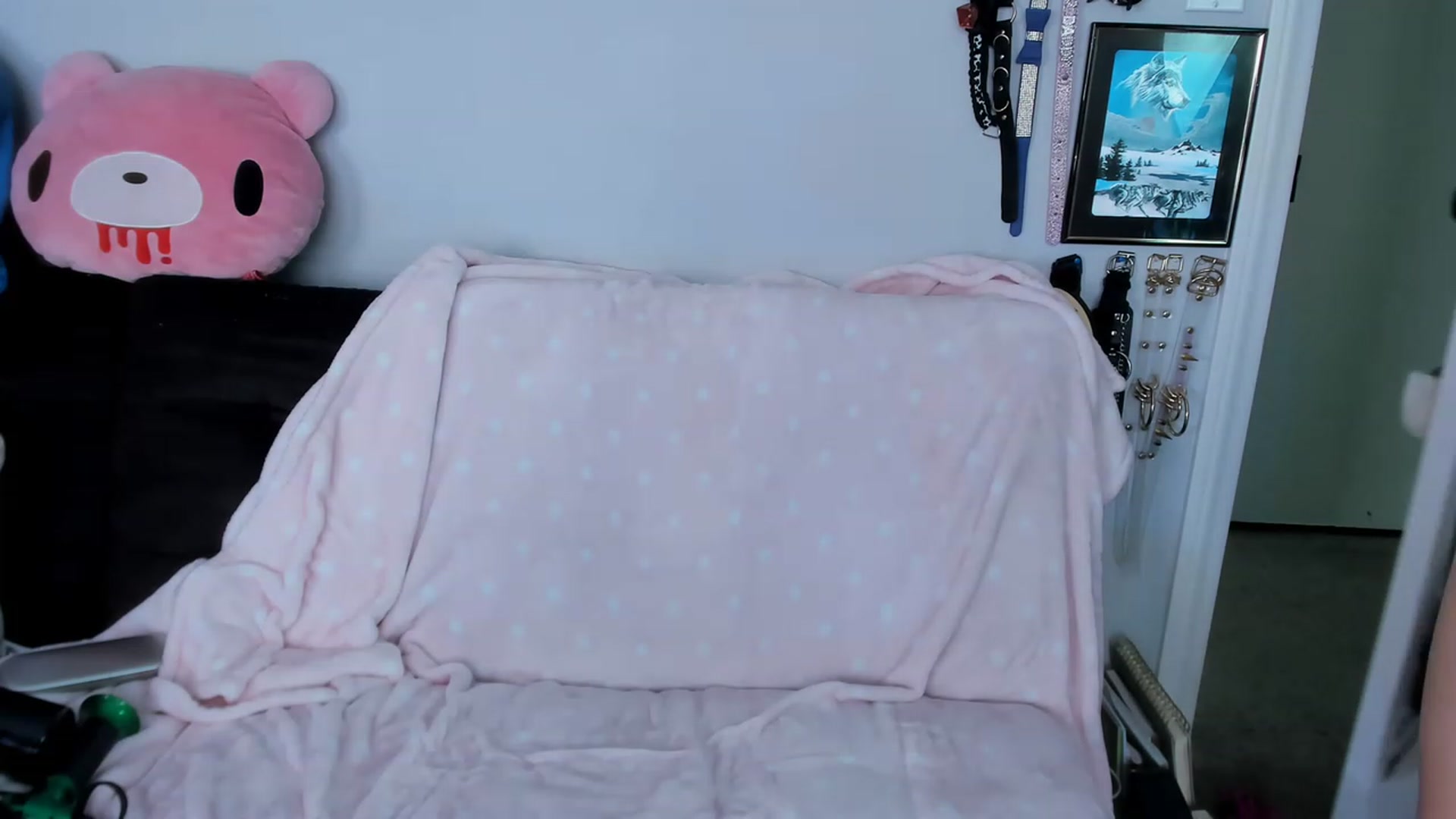 Gallery image thumbnail from Isabelle_Babe's myfreecams stream on, 11/19/2022, 21:28 image 16 of 20