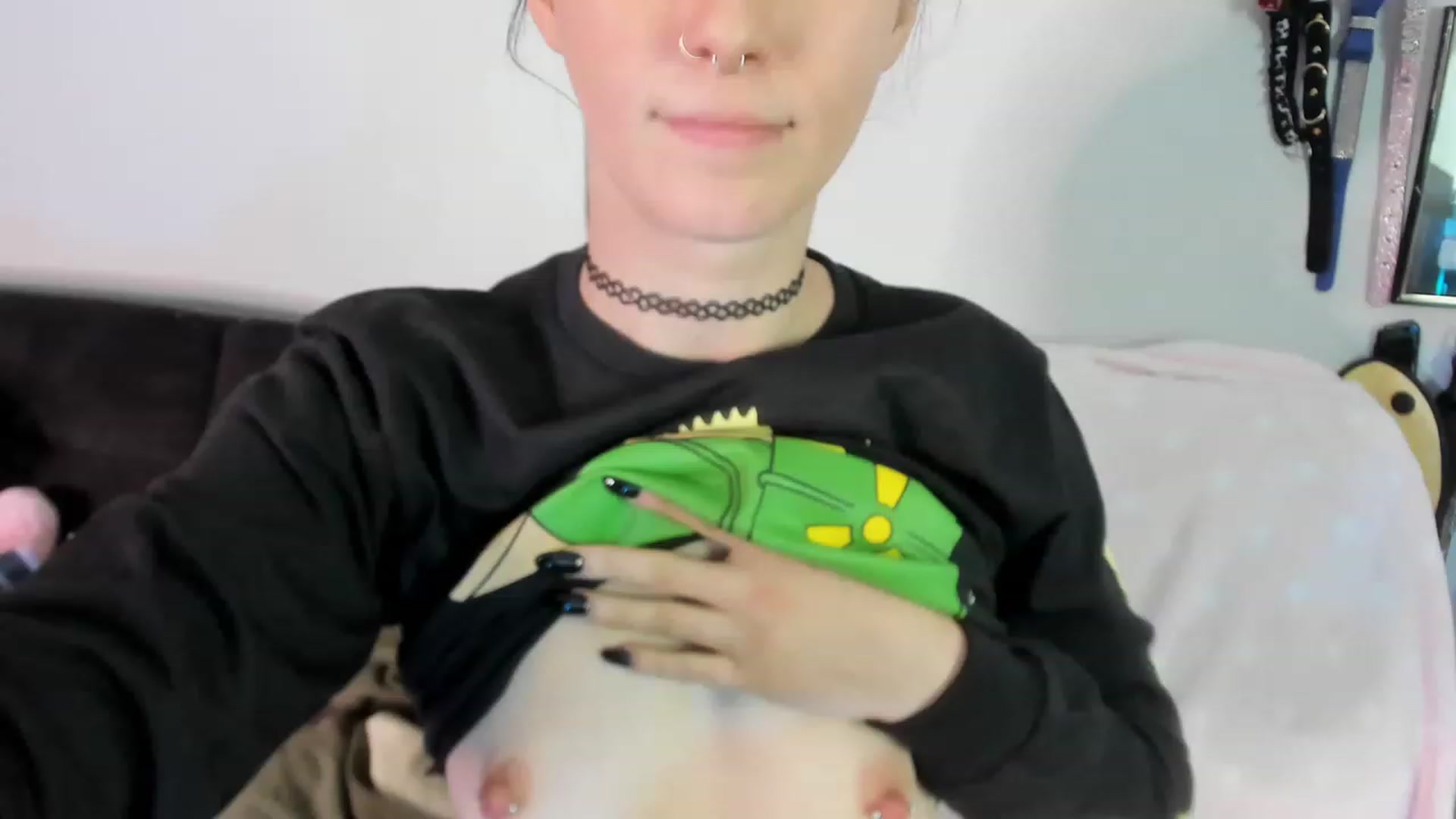 Gallery image thumbnail from Isabelle_Babe's myfreecams stream on, 11/20/2022, 05:06 image 2 of 20